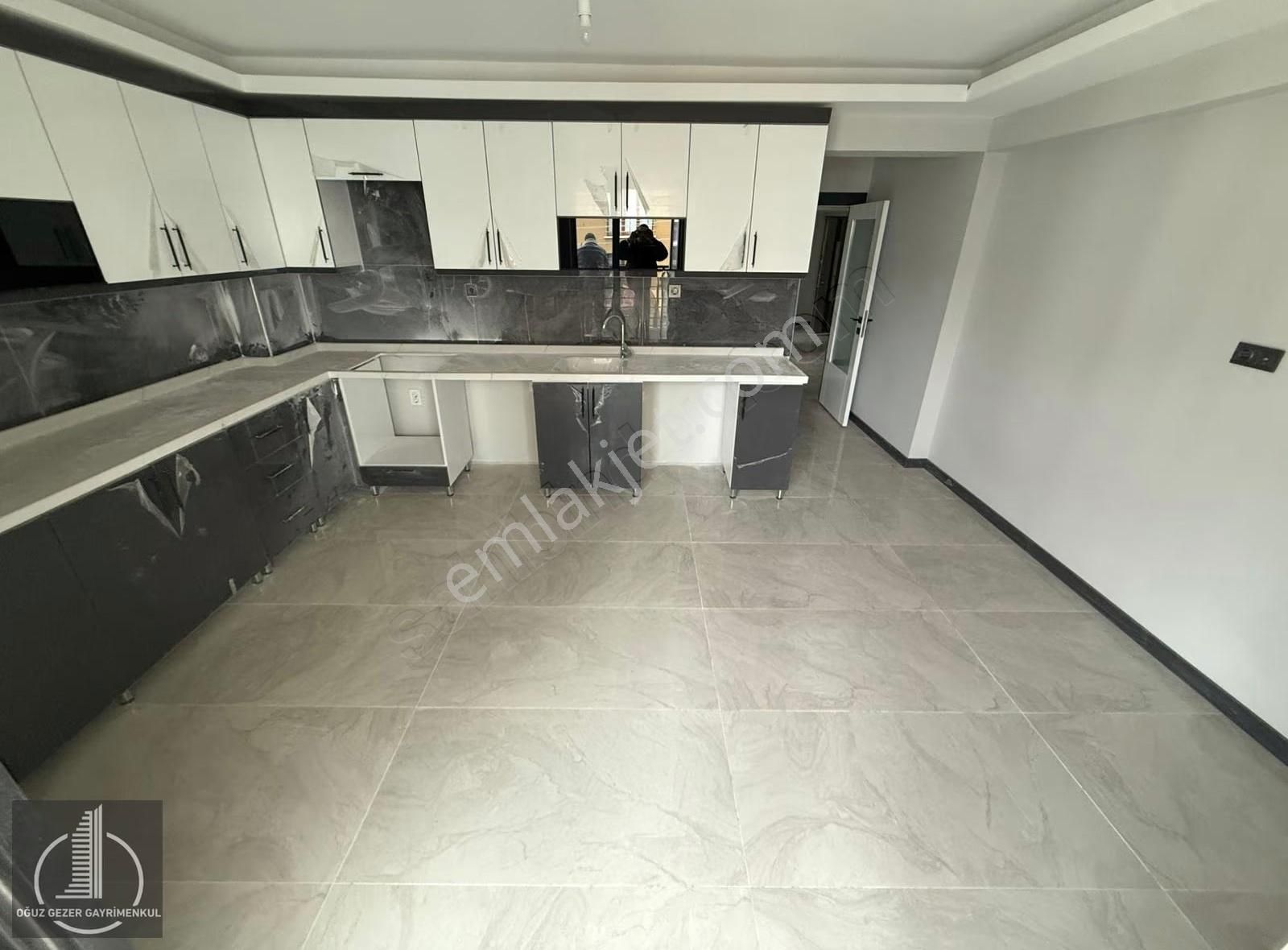 Oğuz Gezer Gayrimenkul'den Krediye Uygun Merkezi Konum 4+1 Daire - Görsel 9