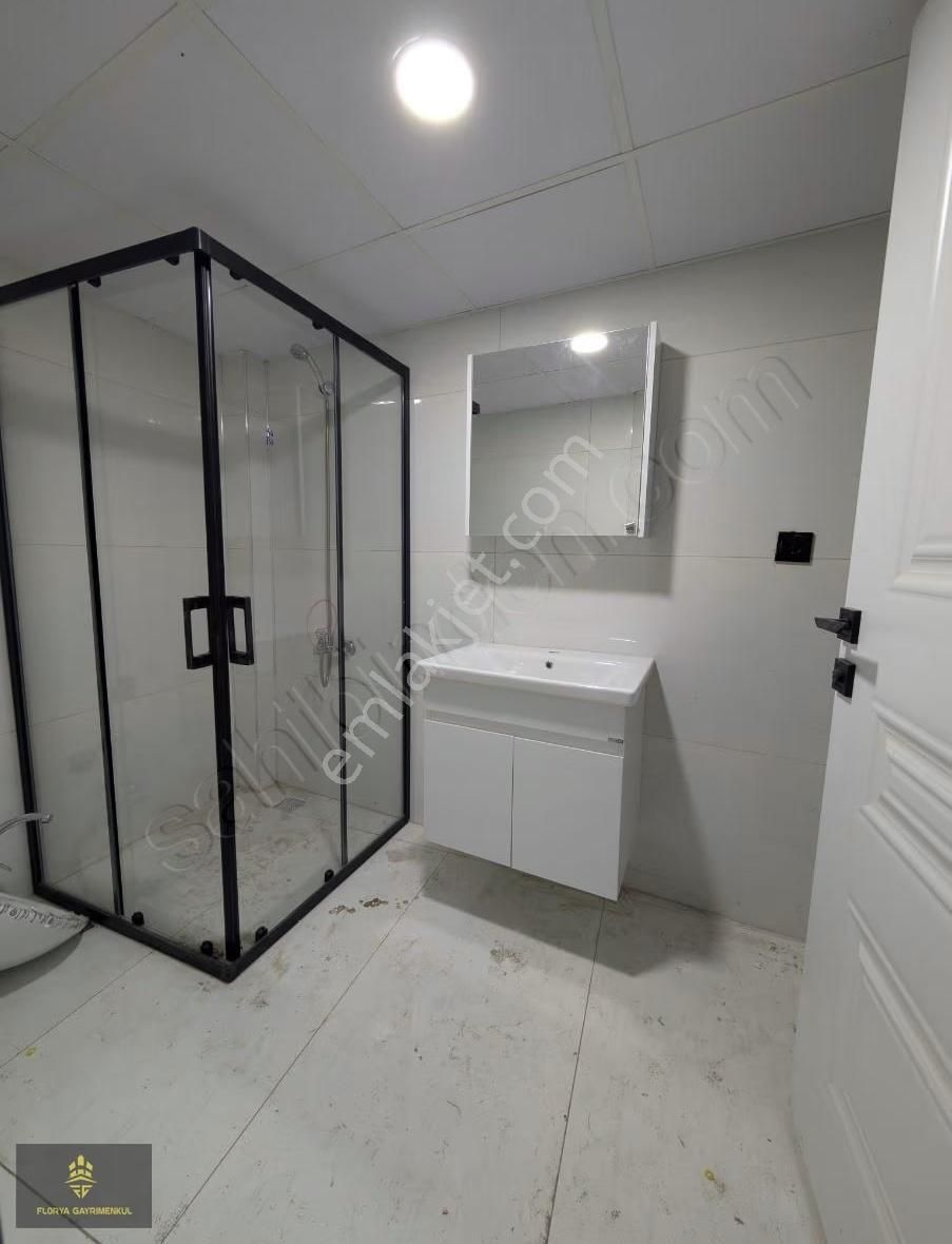 Örme Sokak Üzeri Çok Geniş Köşe 1+1 Daire (kiracı Garantili) - Görsel 7