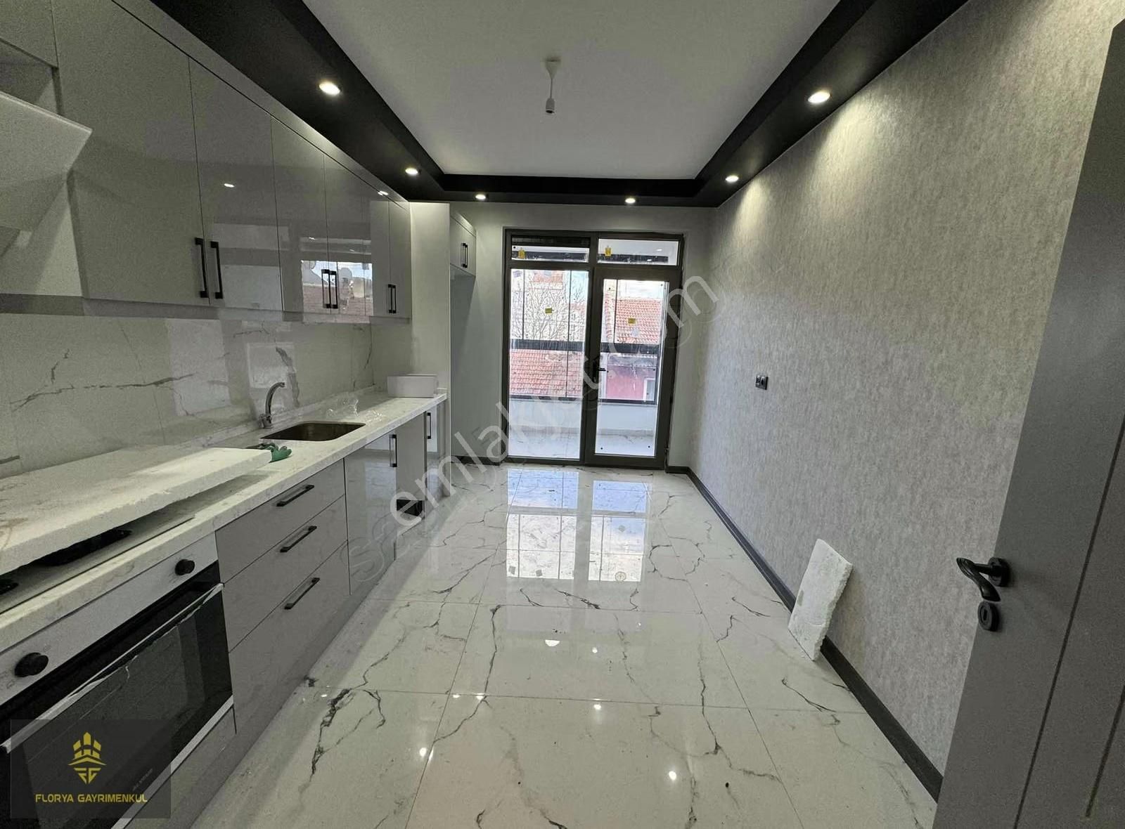 Çamlıca Mh Tramvay Yakını Özel Garaj Cam Balkon Ebv Banyo - Görsel 6