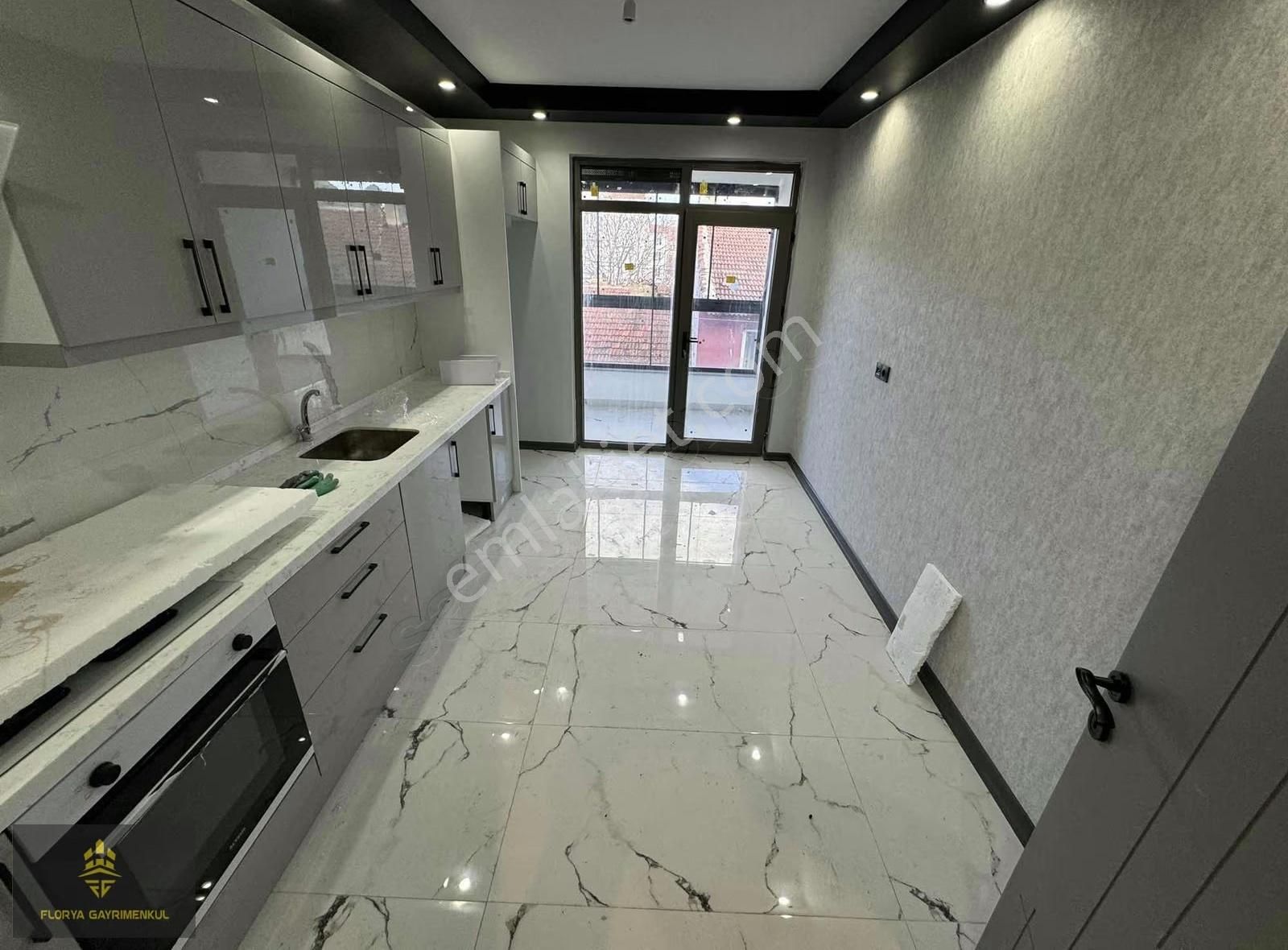 Çamlıca Mh Tramvay Yakını Özel Garaj Cam Balkon Ebv Banyo - Görsel 12