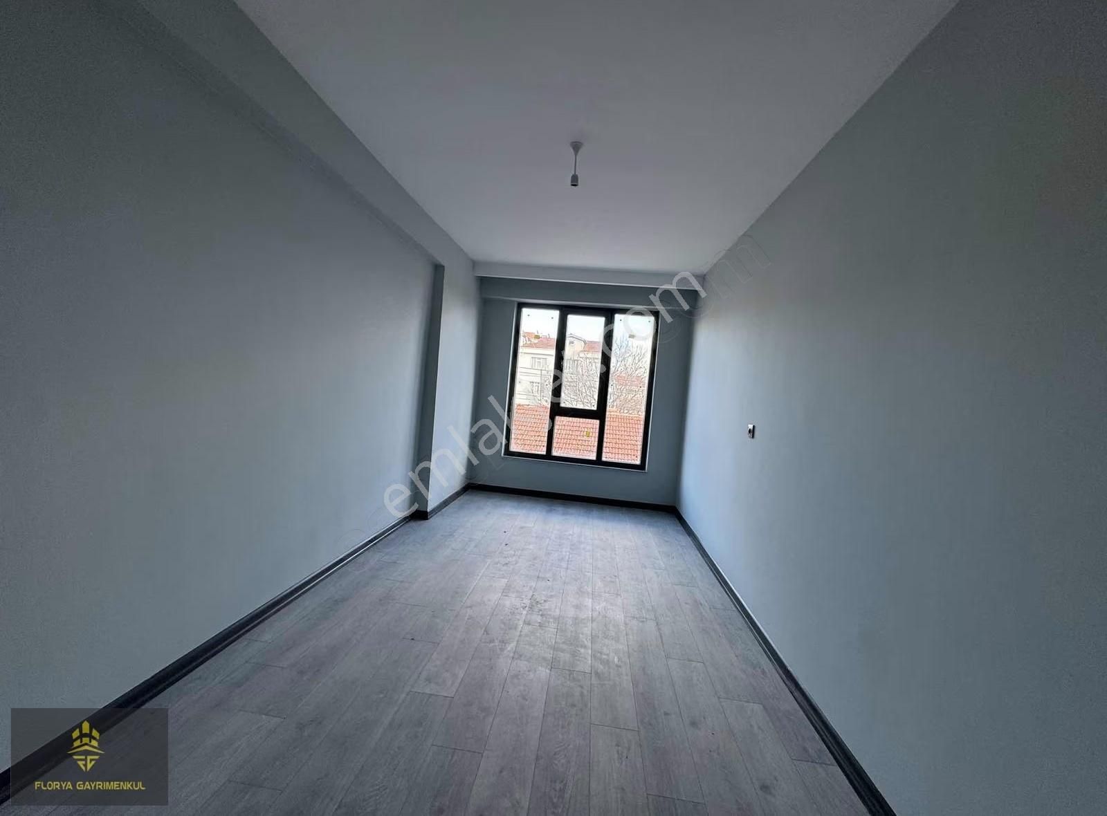 Çamlıca Mh Tramvay Yakını Özel Garaj Cam Balkon Ebv Banyo - Görsel 13