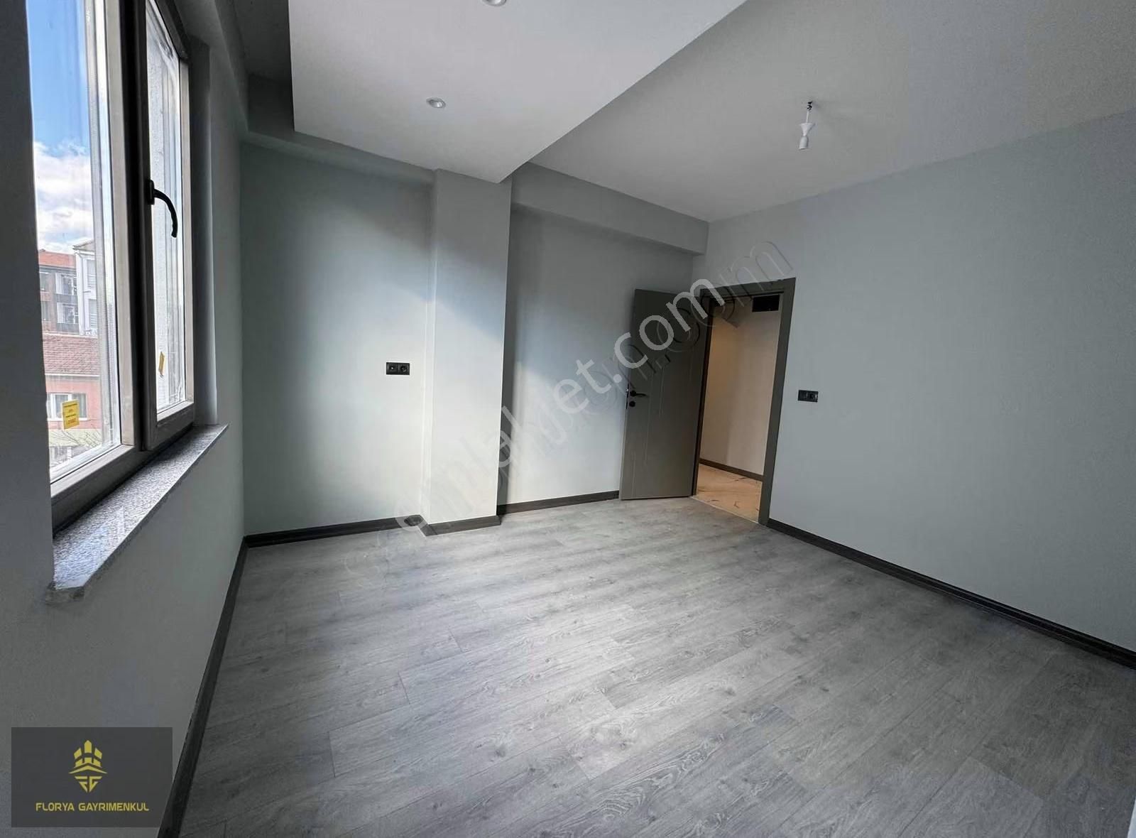 Çamlıca Mh Tramvay Yakını Özel Garaj Cam Balkon Ebv Banyo - Görsel 2
