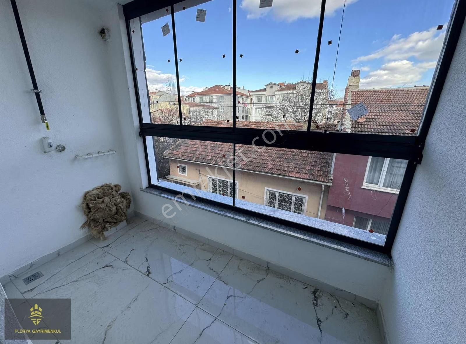 Çamlıca Mh Tramvay Yakını Özel Garaj Cam Balkon Ebv Banyo - Görsel 9