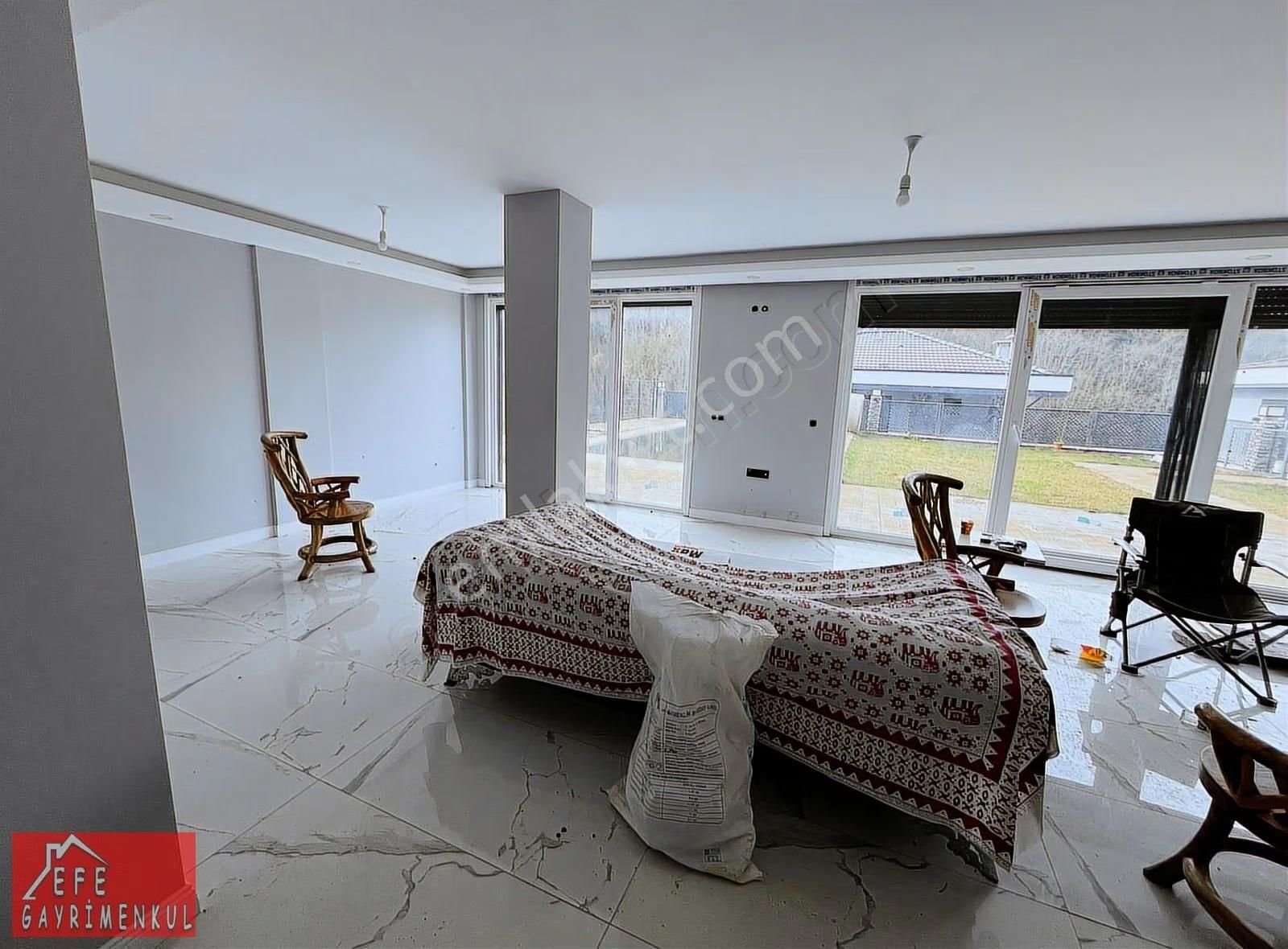 Şile Kızılca'da Müstakil Havuzlu 3 Katlı 6+1 Sıfır Lüks Villa - Görsel 12