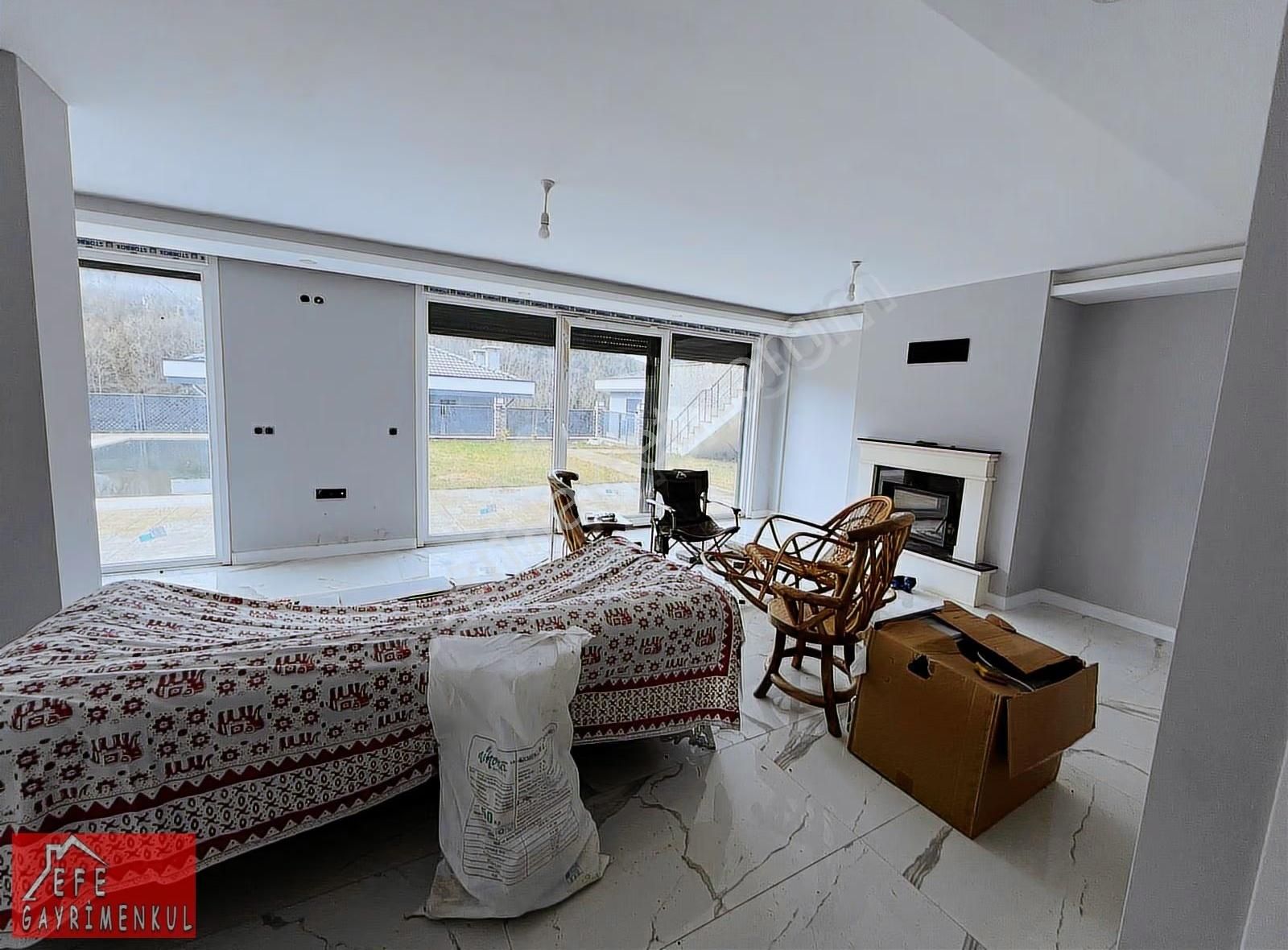 Şile Kızılca'da Müstakil Havuzlu 3 Katlı 6+1 Sıfır Lüks Villa - Görsel 22