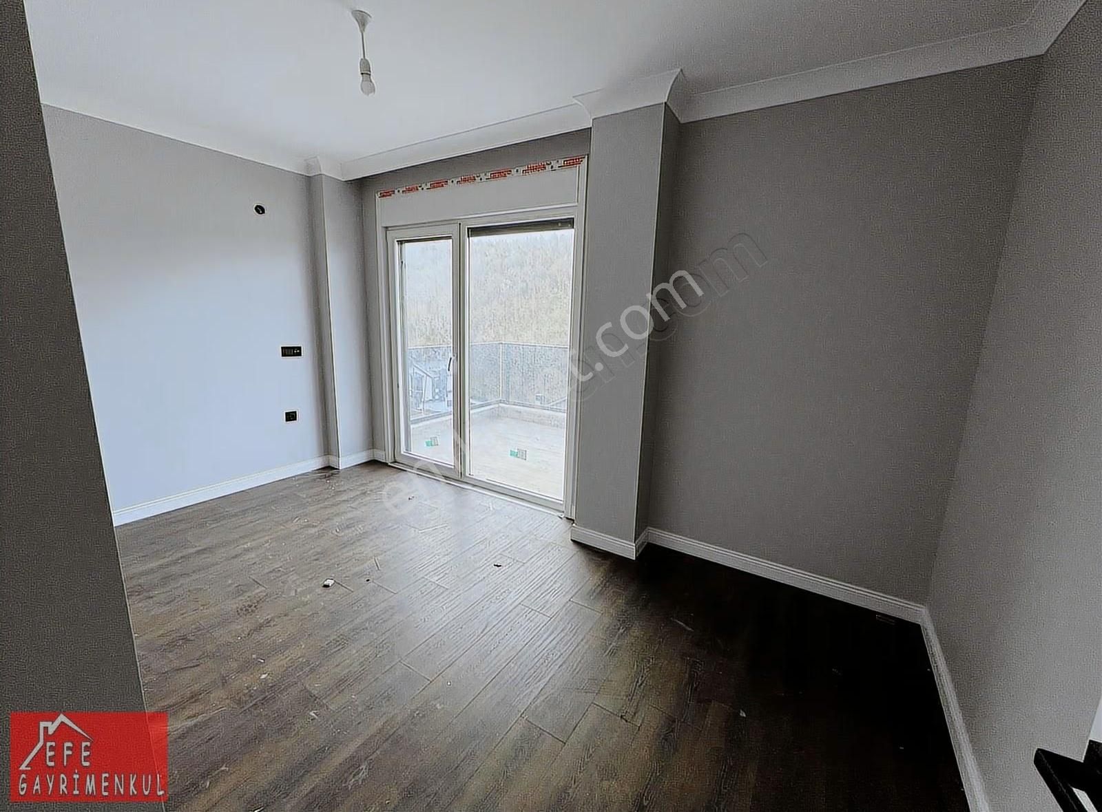 Şile Kızılca'da Müstakil Havuzlu 3 Katlı 6+1 Sıfır Lüks Villa - Görsel 11