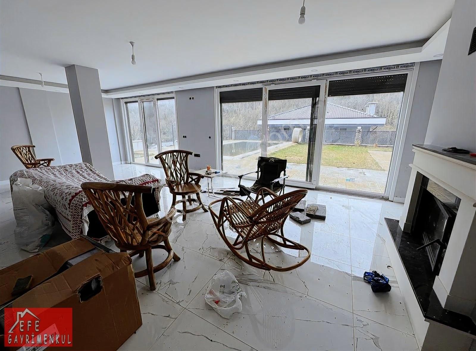 Şile Kızılca'da Müstakil Havuzlu 3 Katlı 6+1 Sıfır Lüks Villa - Görsel 2