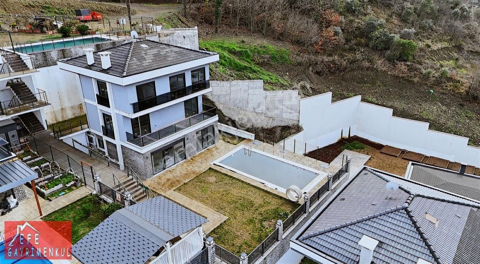 Şile Kızılca'da Müstakil Havuzlu 3 Katlı 6+1 Sıfır Lüks Villa - Görsel 9