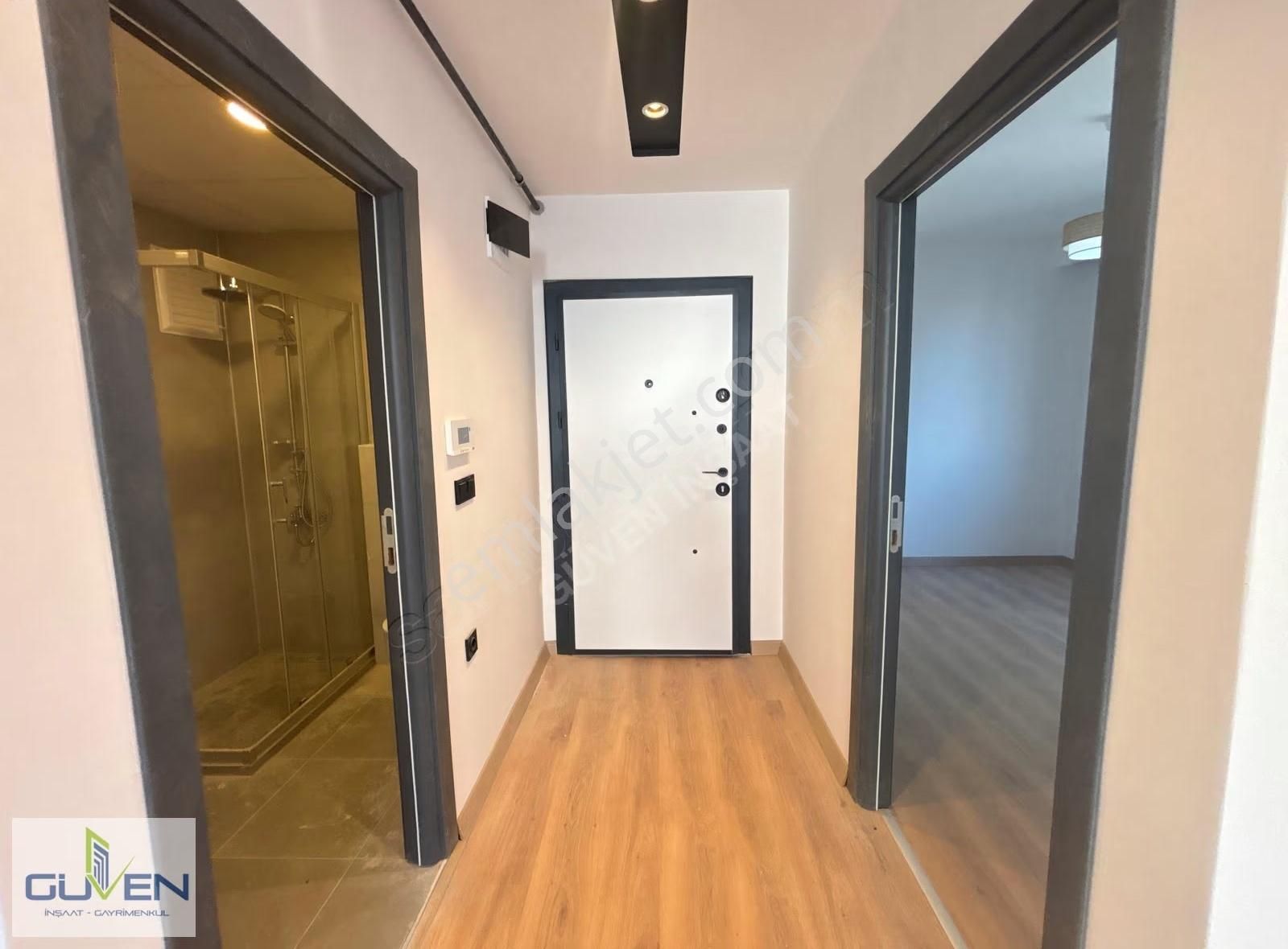 Güven'den Merkezi Konumda İskanlı Ön Cephe K.otoparklı 1+1 Daire - Görsel 27