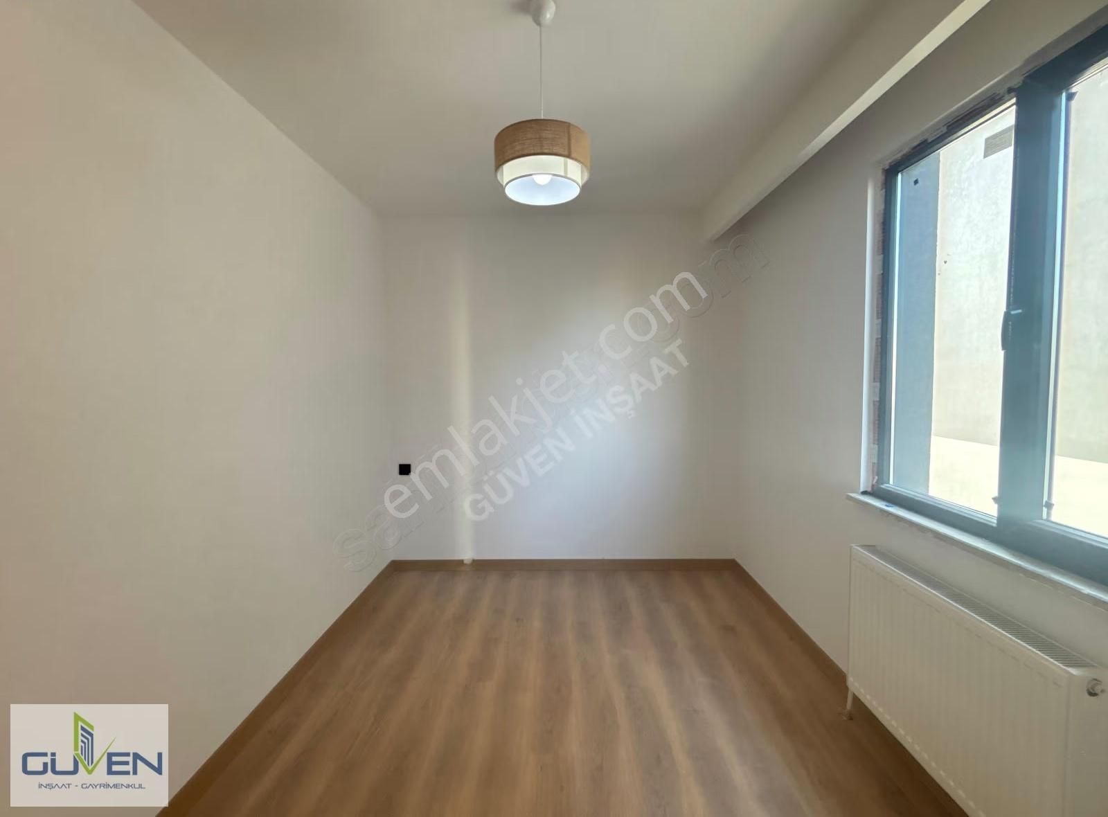 Güven'den Merkezi Konumda İskanlı Ön Cephe K.otoparklı 1+1 Daire - Görsel 18