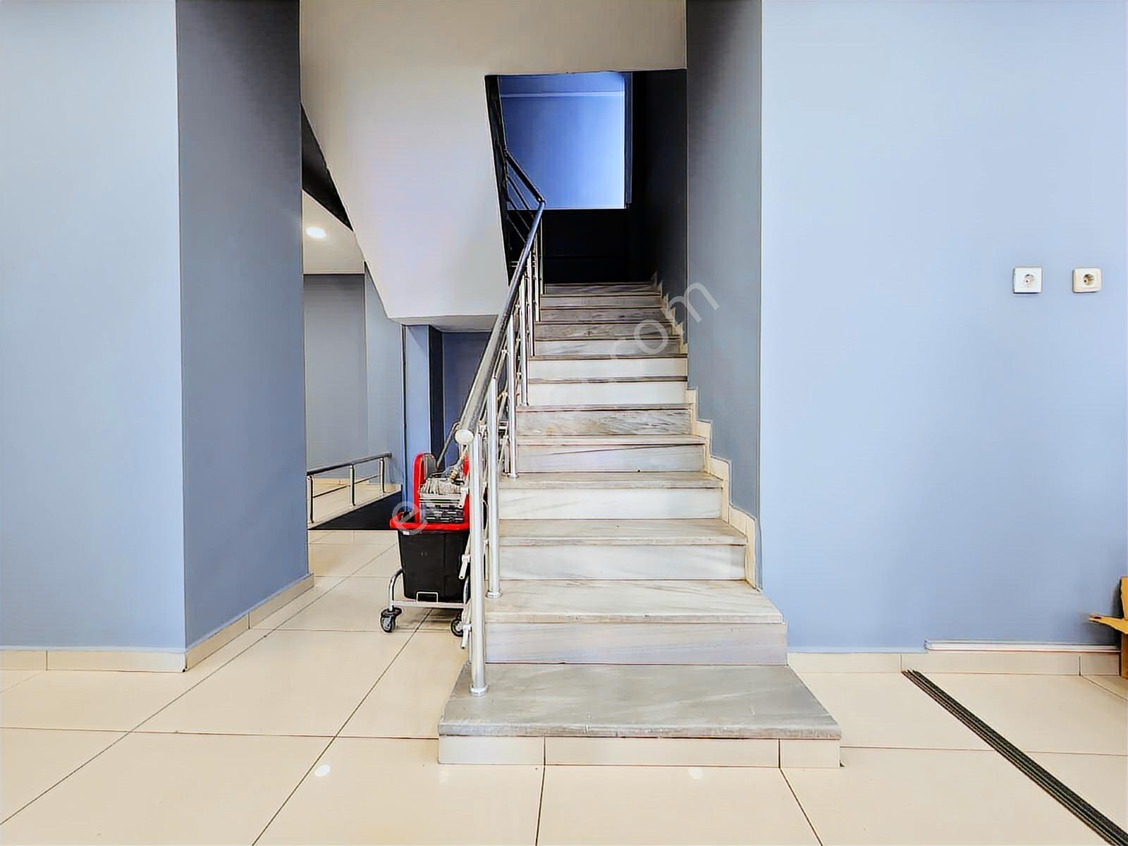 Kozanovadan Marmaray 2 Dk Mesafede 2 Katlı 400m2 Kiralık Dükkan - Görsel 23
