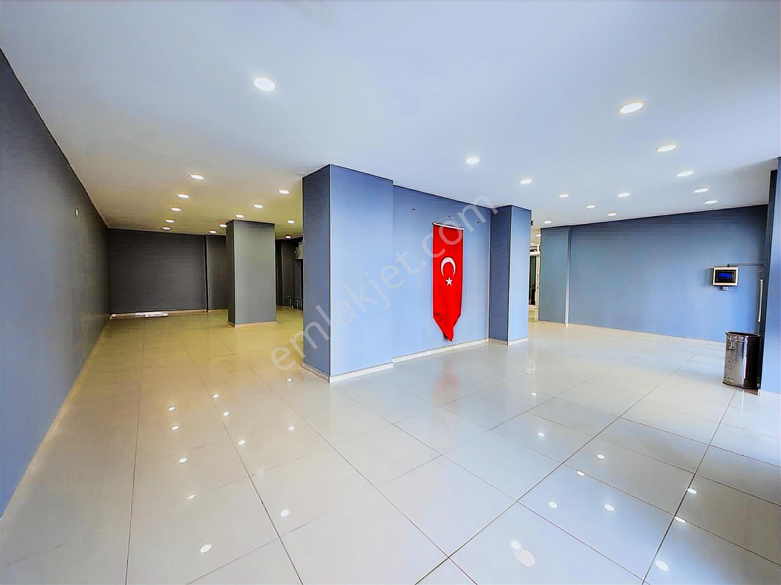 Kozanovadan Marmaray 2 Dk Mesafede 2 Katlı 400m2 Kiralık Dükkan - Görsel 4