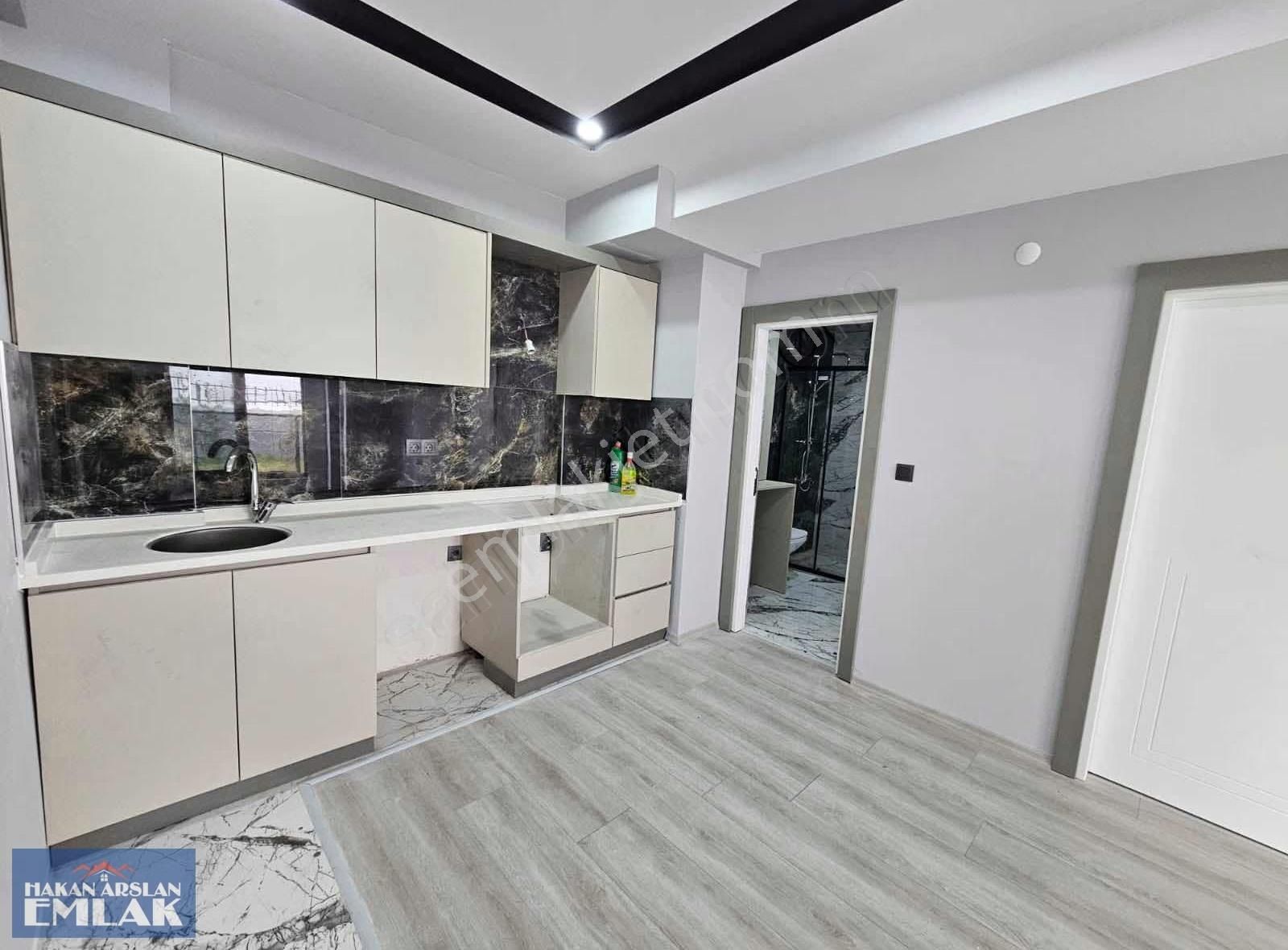 Erenköy'de Cadde'ye Yakın Kiralık 1+1 Daire - Görsel 12