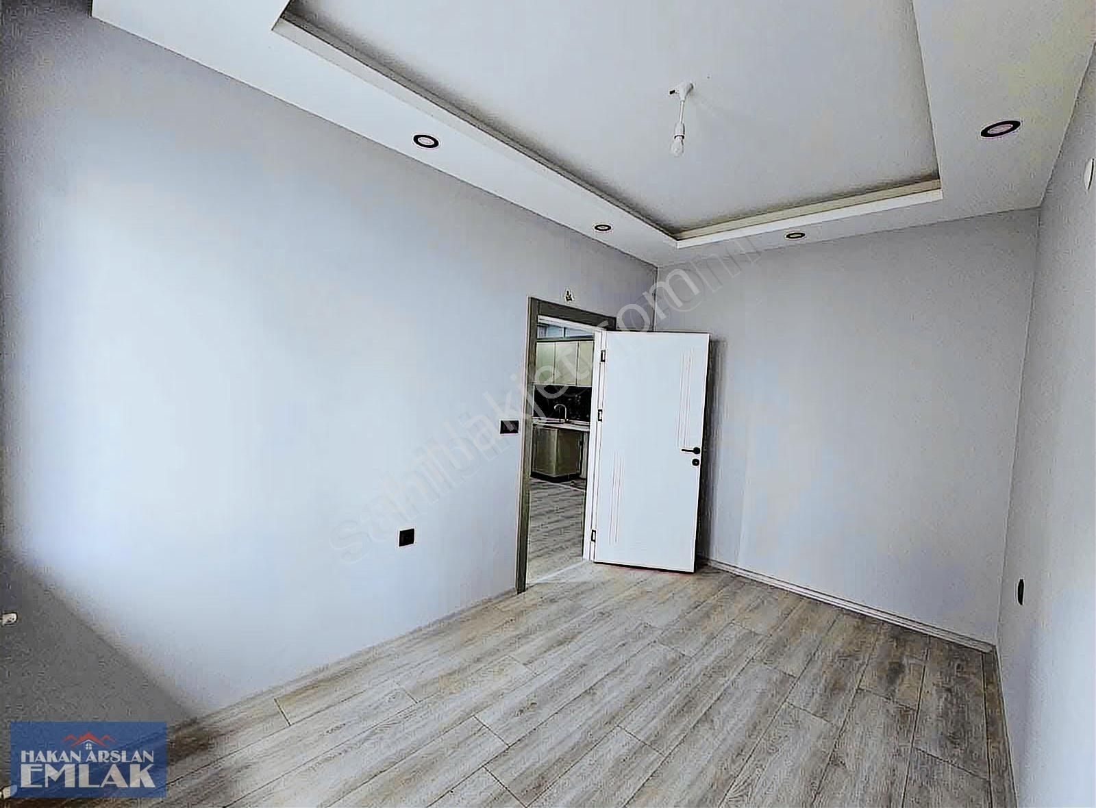 Erenköy'de Cadde'ye Yakın Kiralık 1+1 Daire - Görsel 2