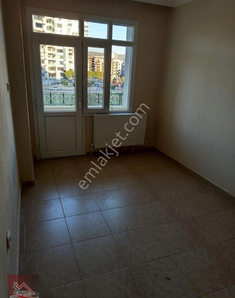 Silifke Bahçekent Sitesi’nde Kiralık 3+1 – 150 M² – Doğalgazlı Geniş Daire - Görsel 4