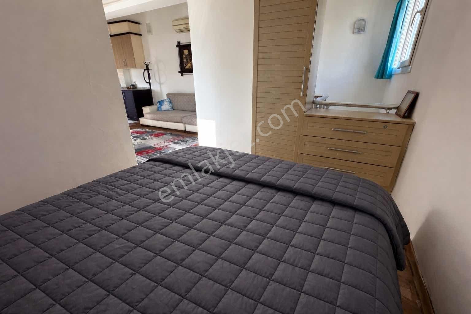 Kuşadası Merkezde 1+1 Ful Eşyalı Çatı Katı Kiralık Daire - Görsel 10