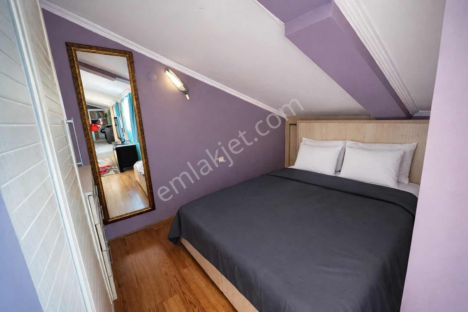 Kuşadası Merkezde 1+1 Ful Eşyalı Çatı Katı Kiralık Daire - Görsel 11
