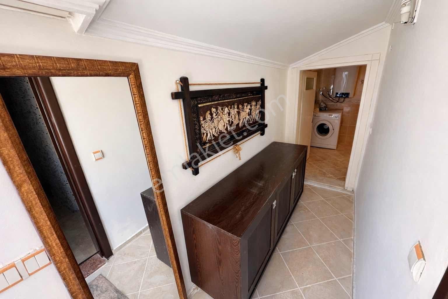 Kuşadası Merkezde 1+1 Ful Eşyalı Çatı Katı Kiralık Daire - Görsel 5