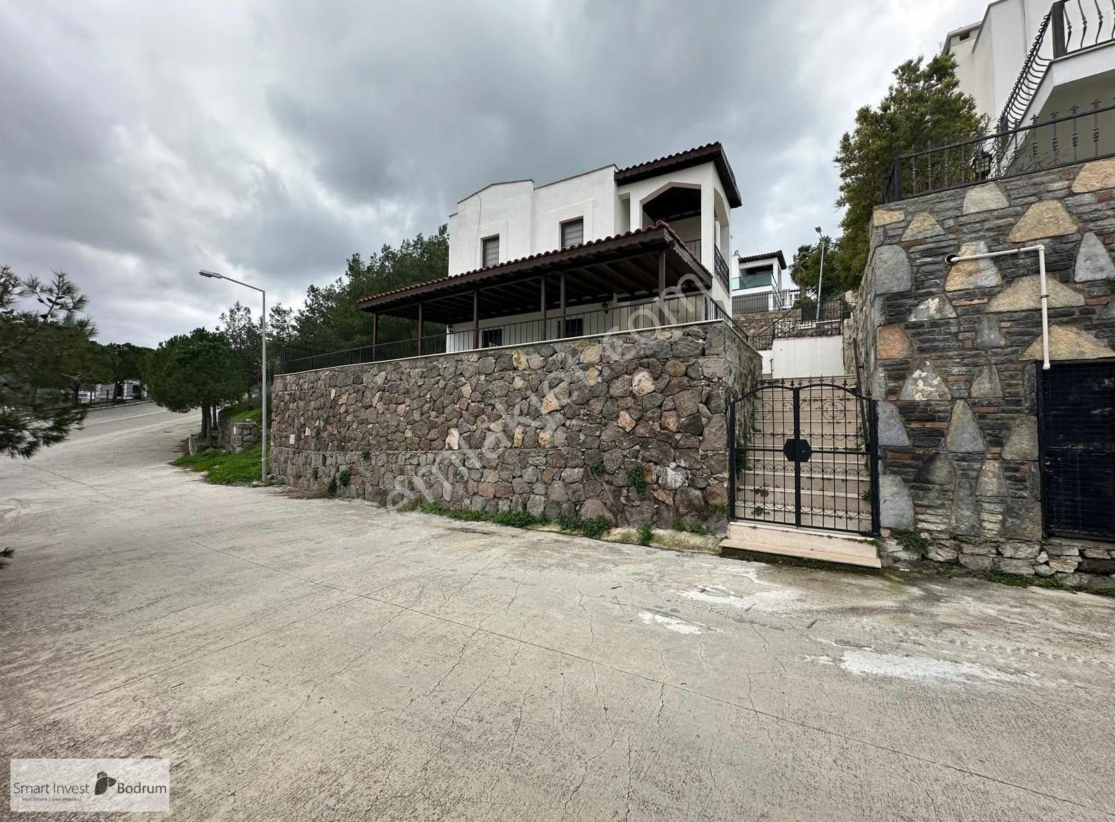 Gündoğan Farilya Değirmentepe Özel Plajlı Site Satılık 3+1 Villa