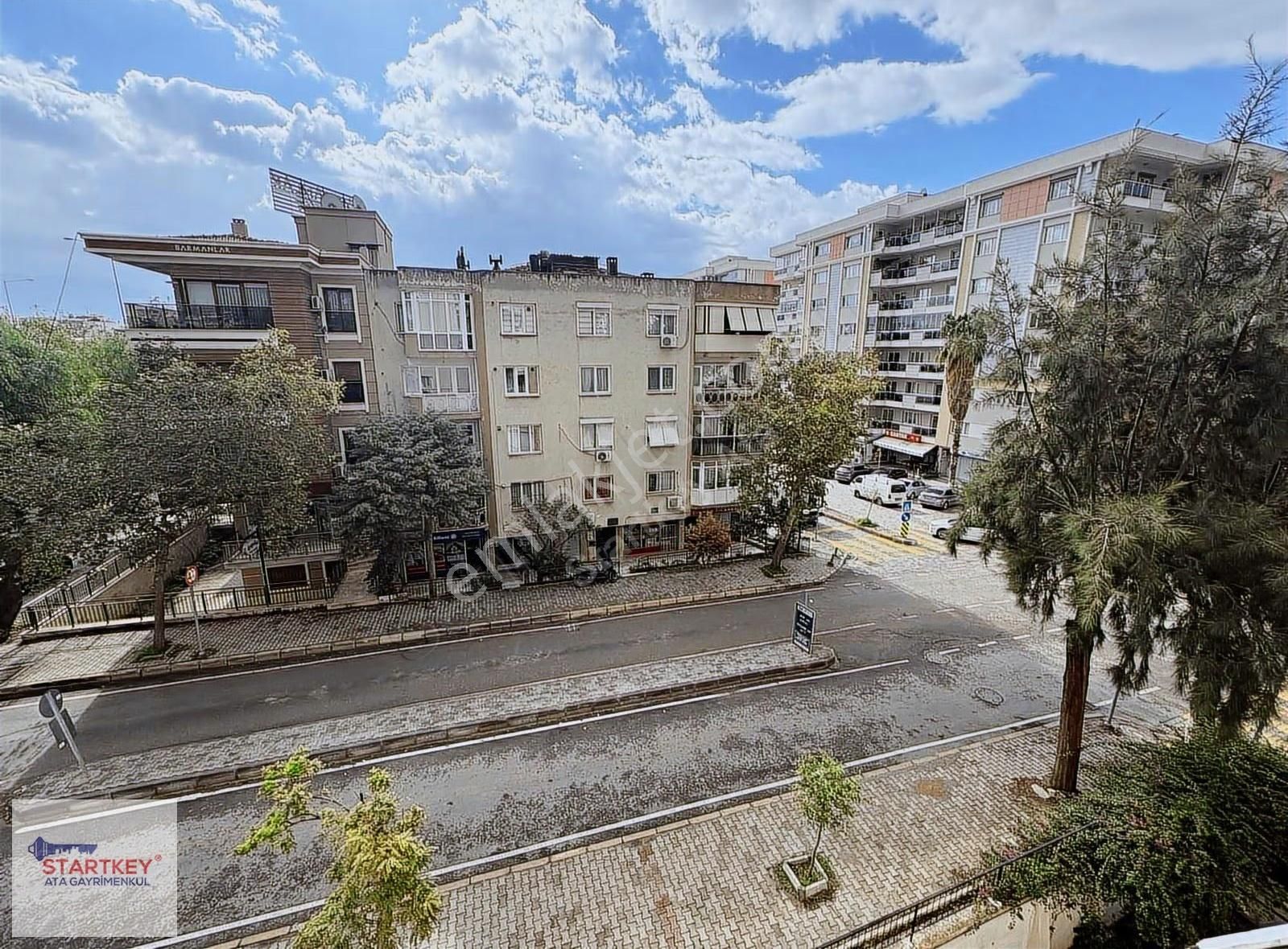 Bornova'da Merkezi Konumda Geniş Ferah Daire - Görsel 12