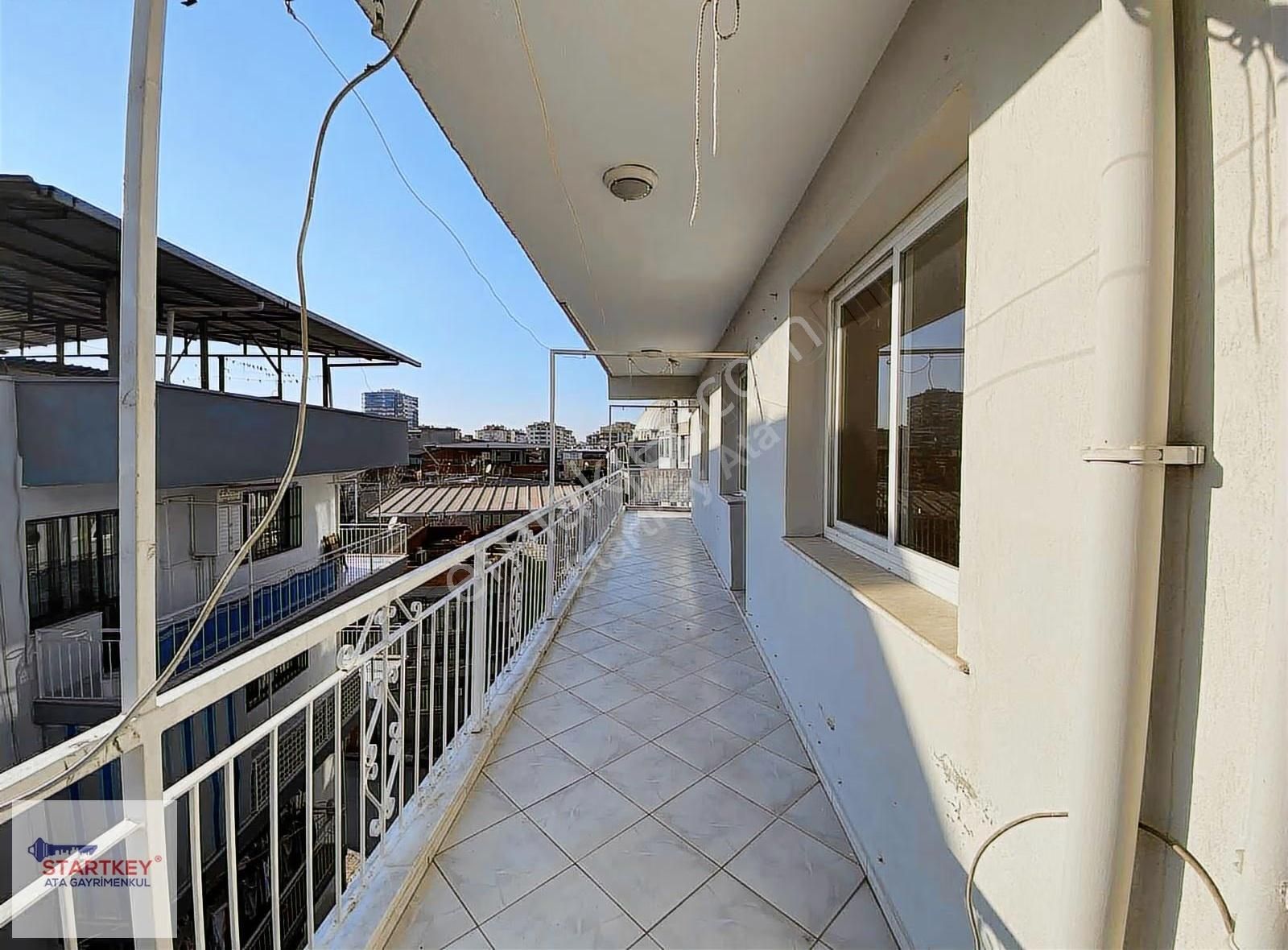 Bayraklı Yamanlar Mahallesi 'nde 3+1 Satılık Daire - Görsel 2