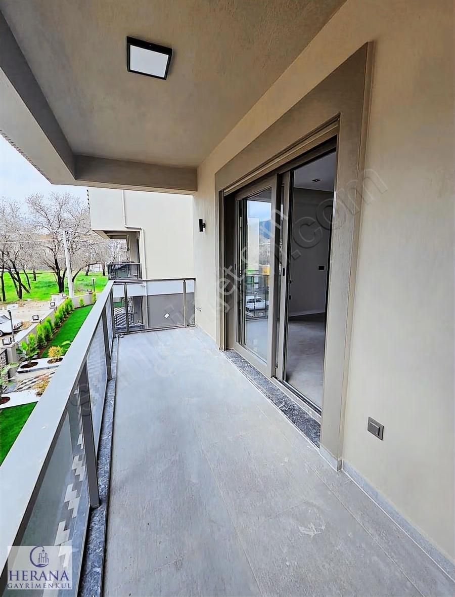 Merkezi Konumda Yapımı Yeni Tamamlanmış Kaliteli Şık Daireler - Görsel 28