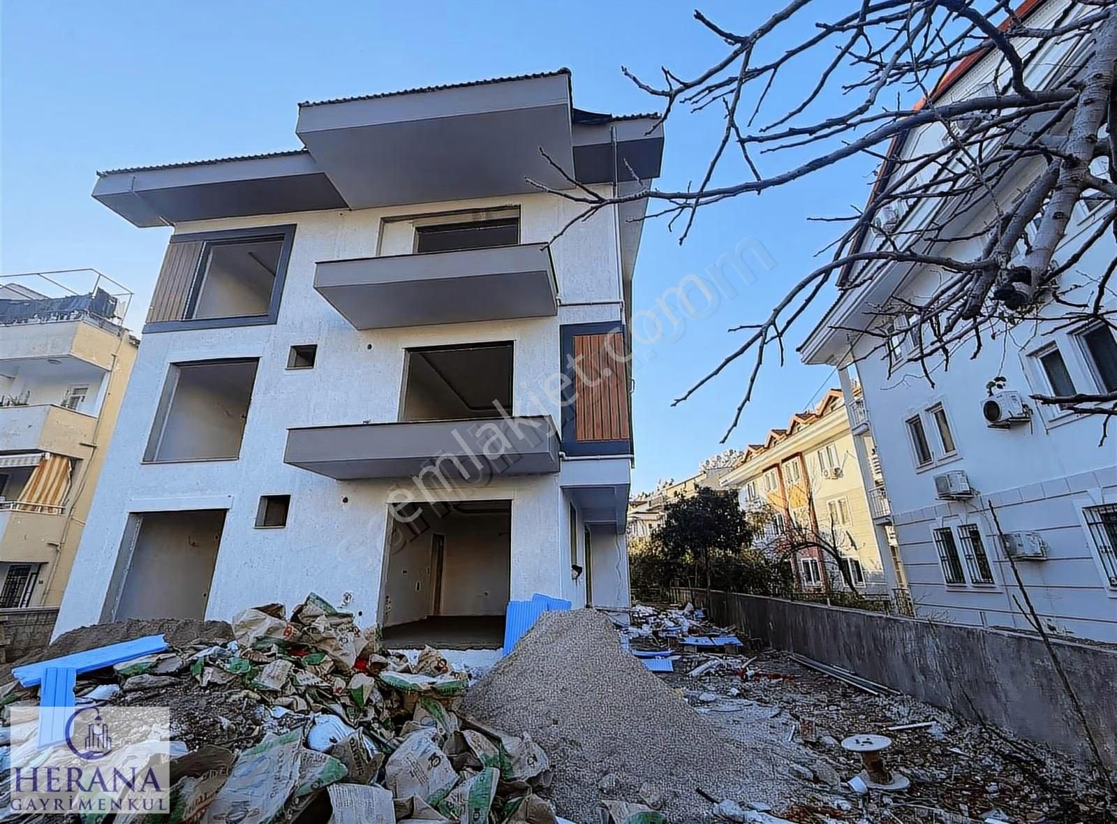 Fethiye Merkezde Satılık 4+1 Dubleks Asansörlü Bina