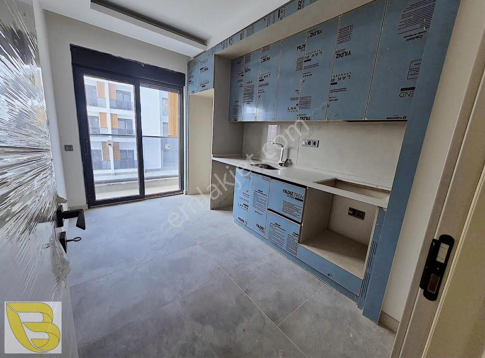 Havuzlu Sitede Satılık 2+1daire - Görsel 15