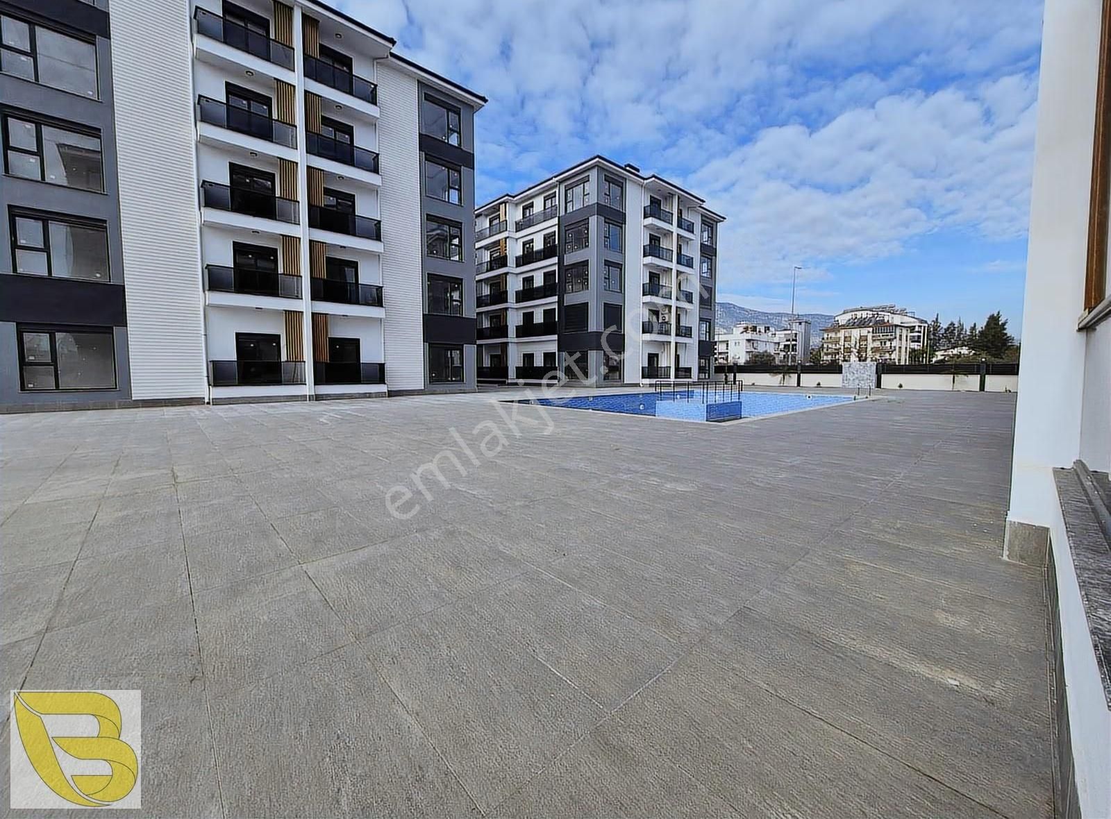 Havuzlu Sitede Satılık 2+1daire - Görsel 11