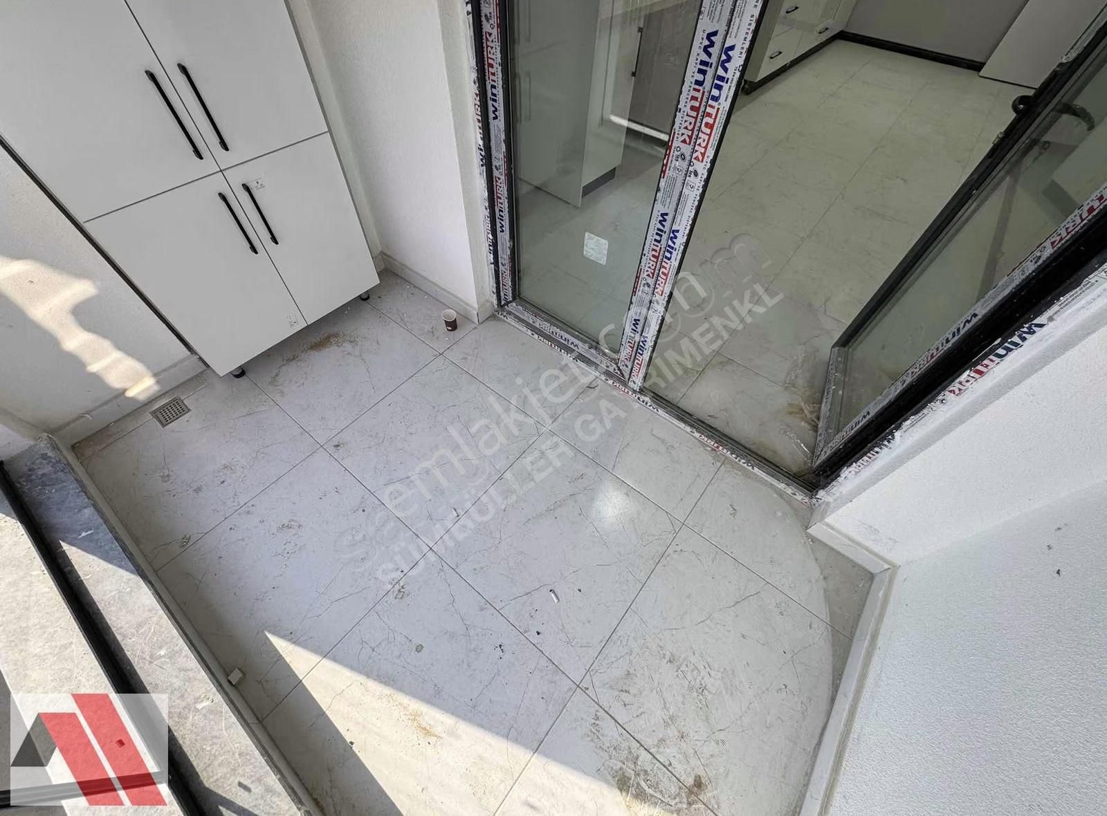 Sümbüller'den Şehir Merkezi İskanlı Z.ısıtma E.banyo Arakat 3+1 - Görsel 12
