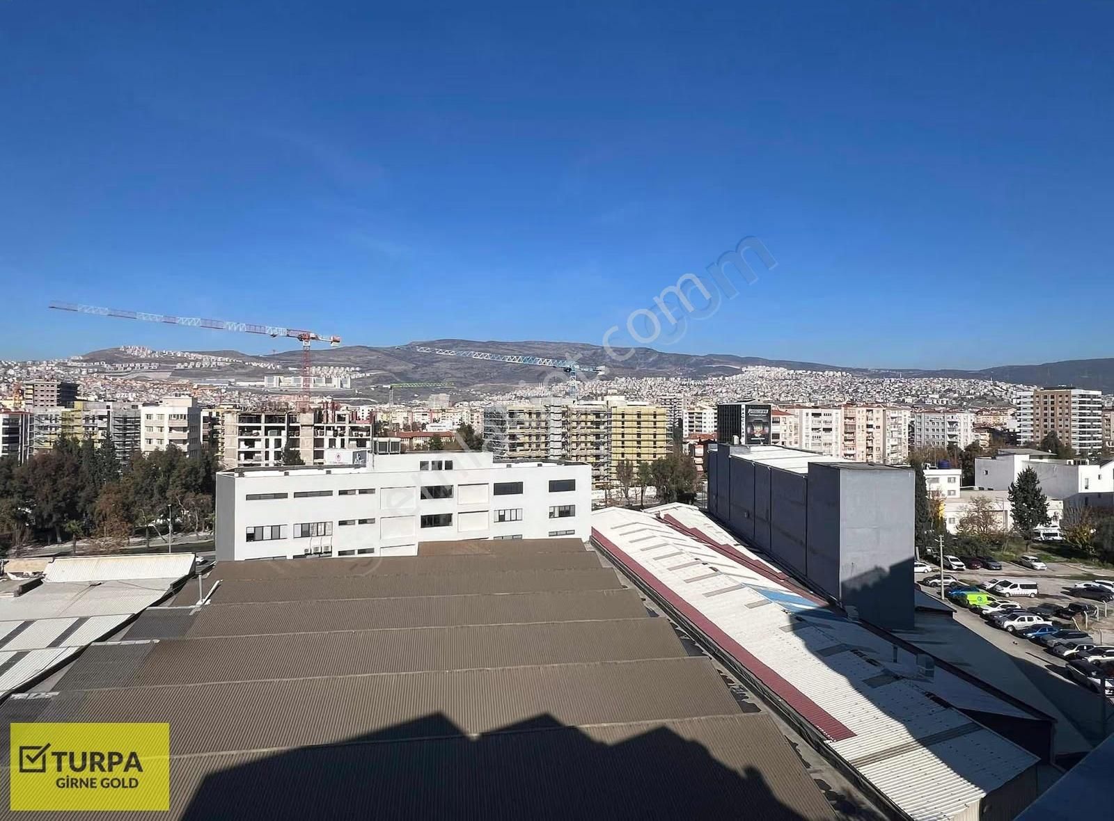 Bornova Da 1+1 Özel Teraslı Şehir Manzaralı Kiralık Daire - Görsel 15