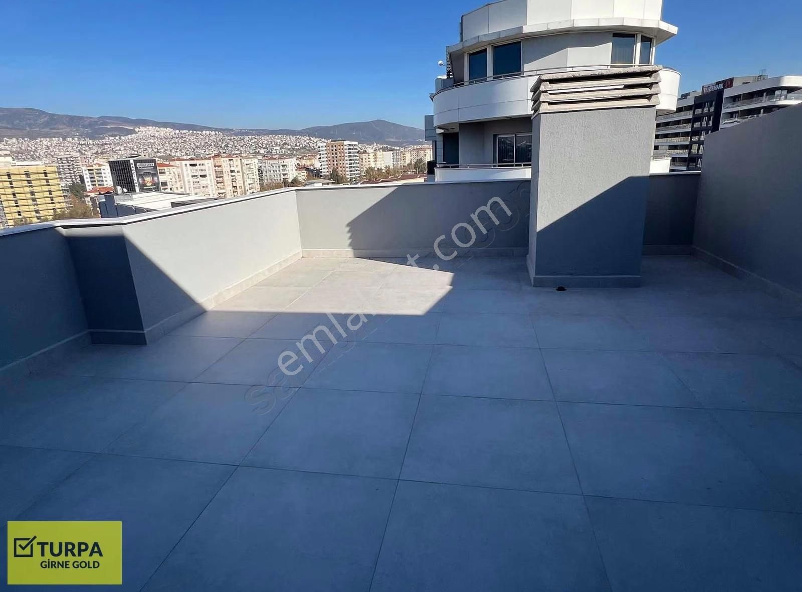 Bornova Da 1+1 Özel Teraslı Şehir Manzaralı Kiralık Daire - Görsel 12