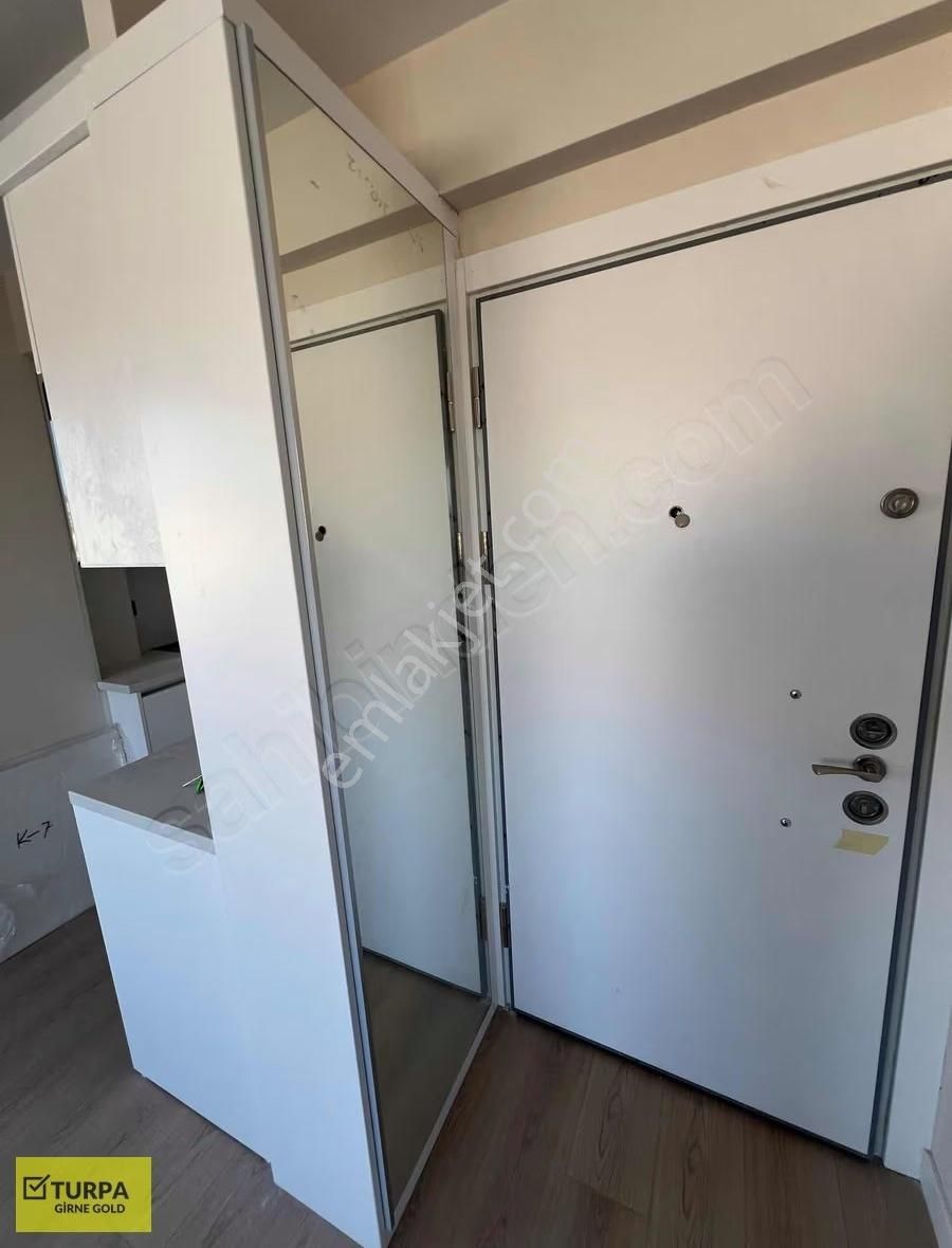 Bornova Da 1+1 Özel Teraslı Şehir Manzaralı Kiralık Daire - Görsel 2