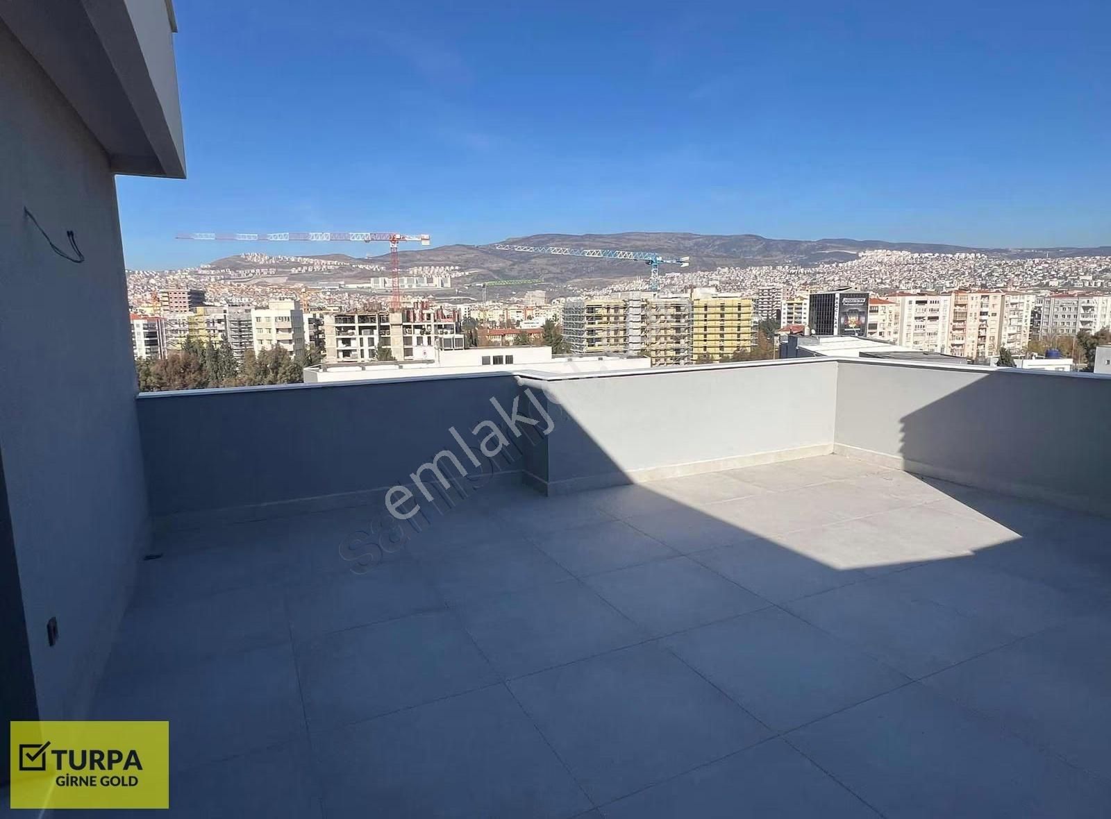 Bornova Da 1+1 Özel Teraslı Şehir Manzaralı Kiralık Daire - Görsel 14