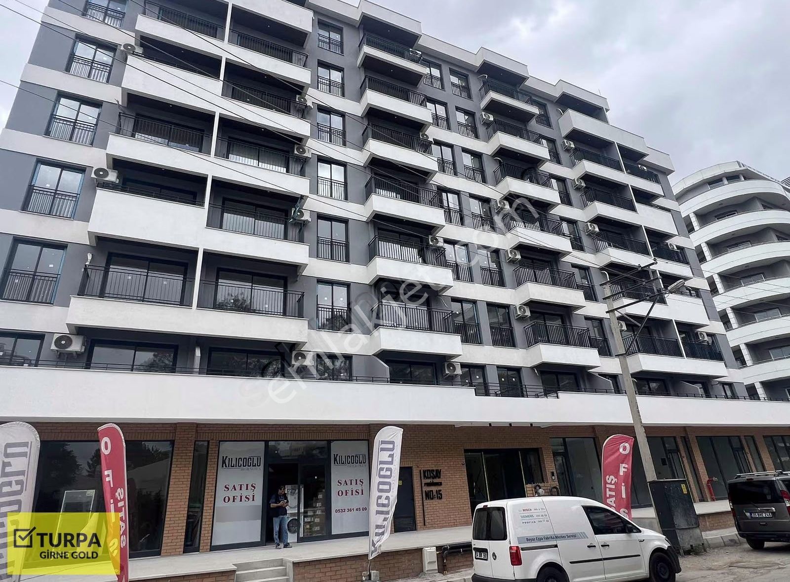 Bornova Da 1+1 Özel Teraslı Şehir Manzaralı Kiralık Daire