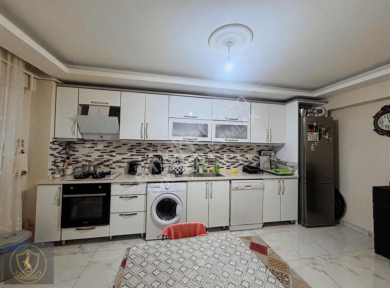 Gemlik Emlaktan Deniz Manzaralı 3+1 Ara Kat Asansörlü Daire - Görsel 2