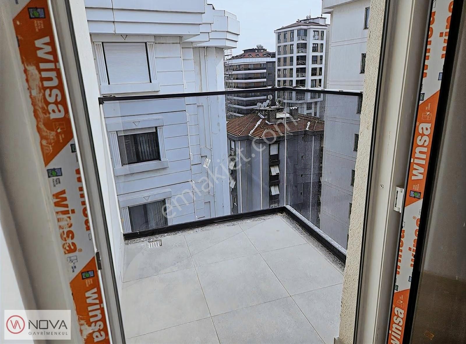 Nova'dan Suadiye Kavisli Sokakta Balkonlu Kiralık 2+1 - Görsel 20