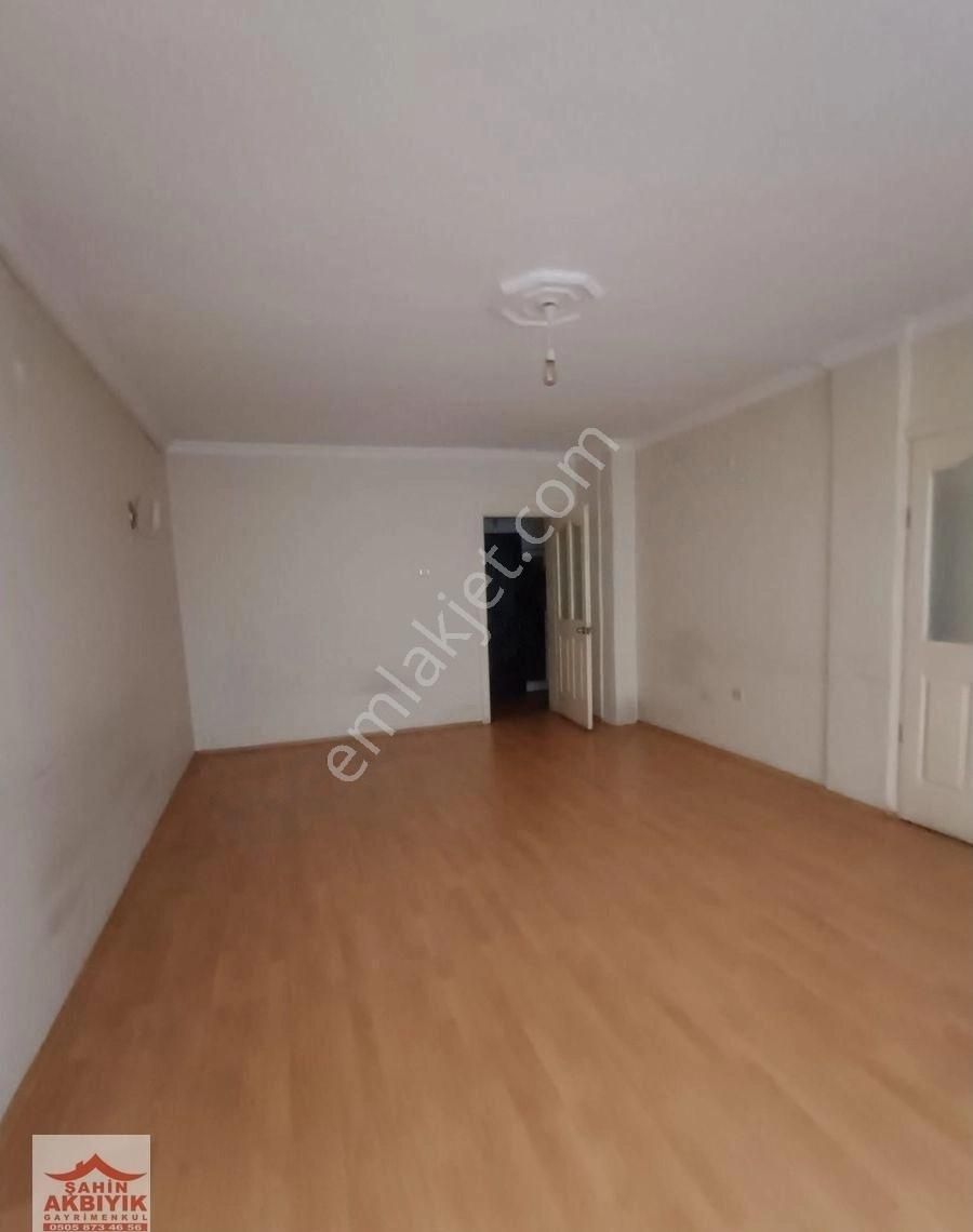 Bayraklı İzban Yakını 3+1 Kapalı Mutfak 80 M2 D.gazlı