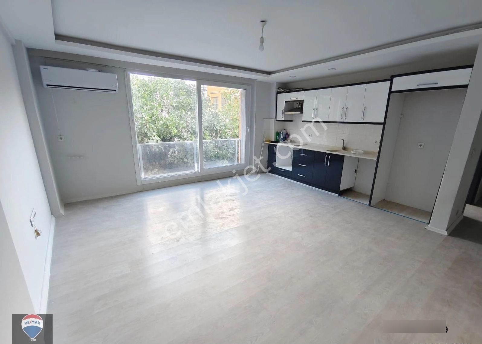Kuşadası Merkezde Kiralık 2+1 Boş Daire Yeni Klima Ve Termosifon - Görsel 19