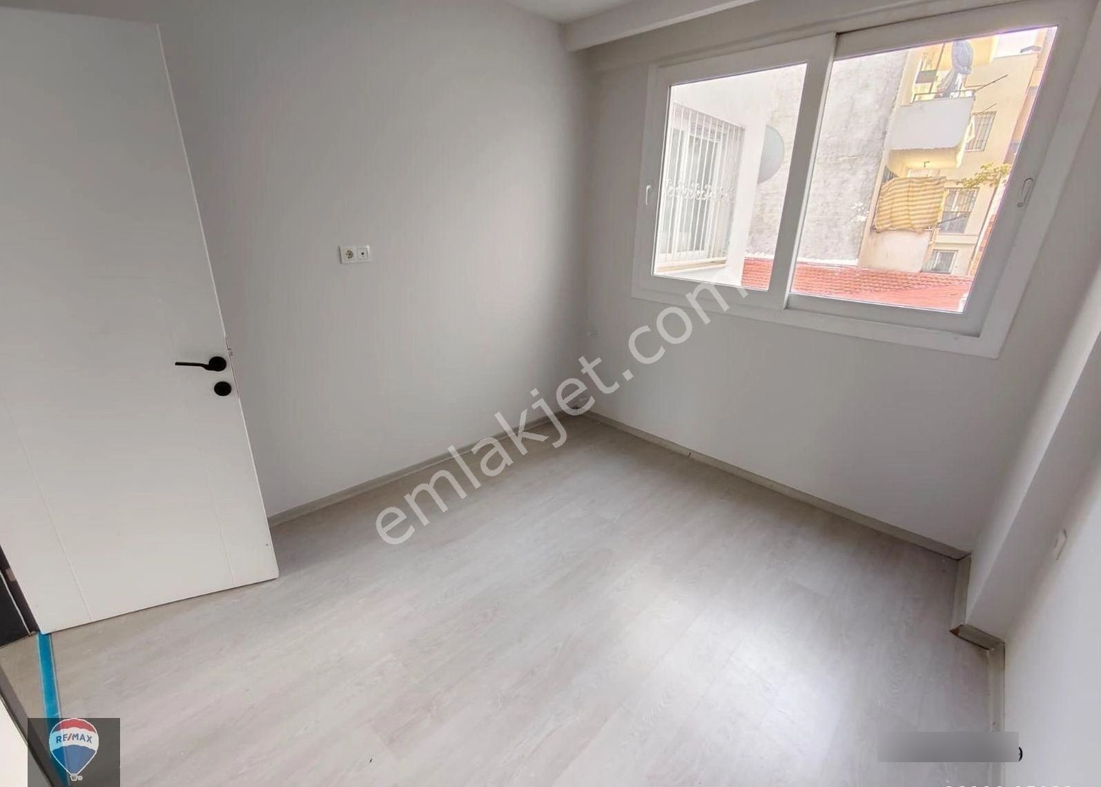 Kuşadası Merkezde Kiralık 2+1 Boş Daire Yeni Klima Ve Termosifon - Görsel 6