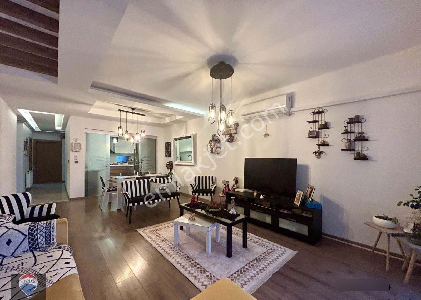 Kuşadası’nda Sitedeki Tek Bahçeli 2. Kat – 175 M² Prestıjlı Yaşam - Görsel 9