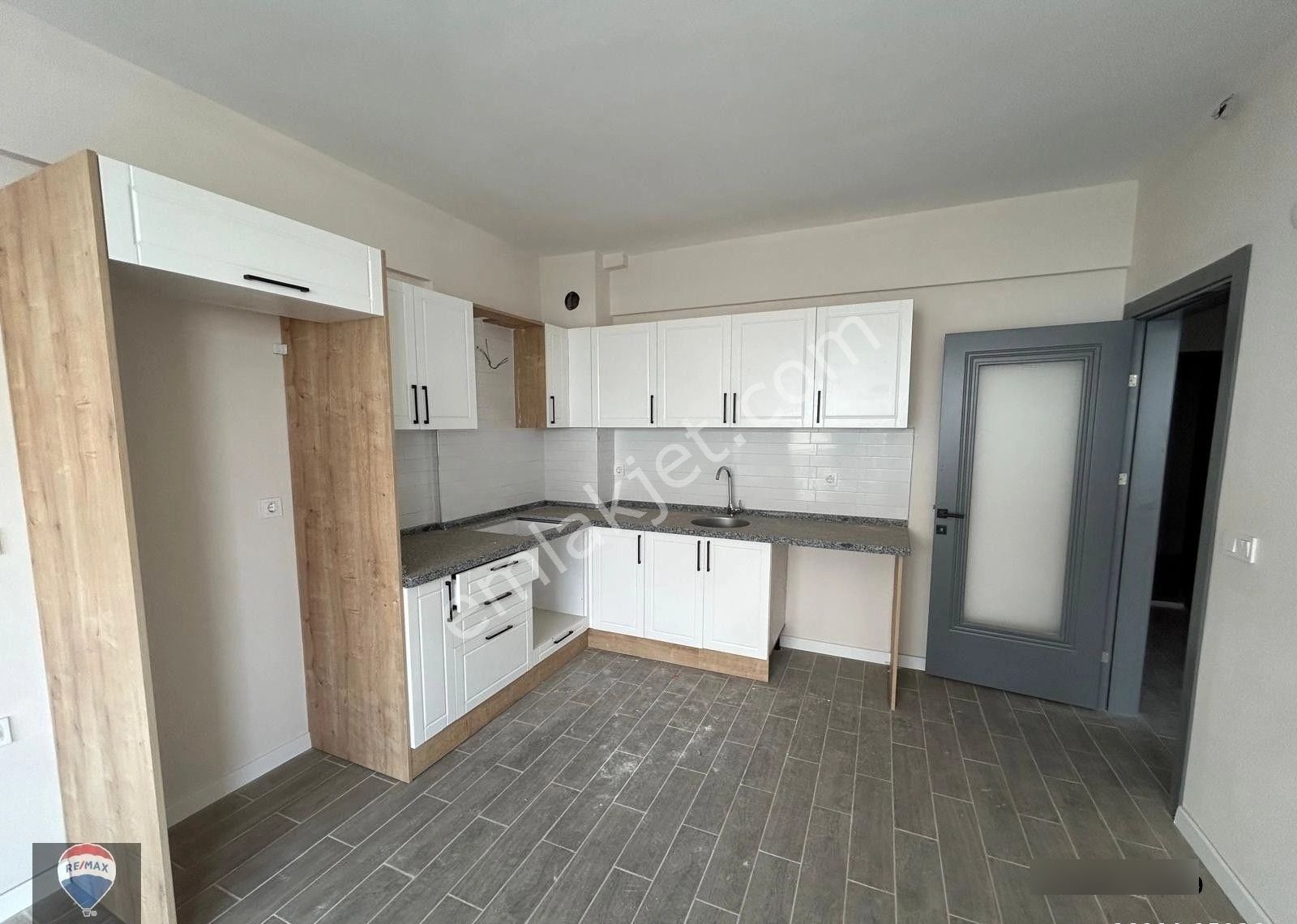 Davutlar Merkezde Havuzlu, Denize Yakın 1+1 Satılık Daire - Görsel 12