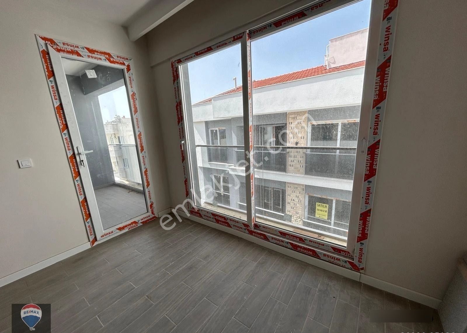 Davutlar Merkezde Havuzlu, Denize Yakın 1+1 Satılık Daire - Görsel 24