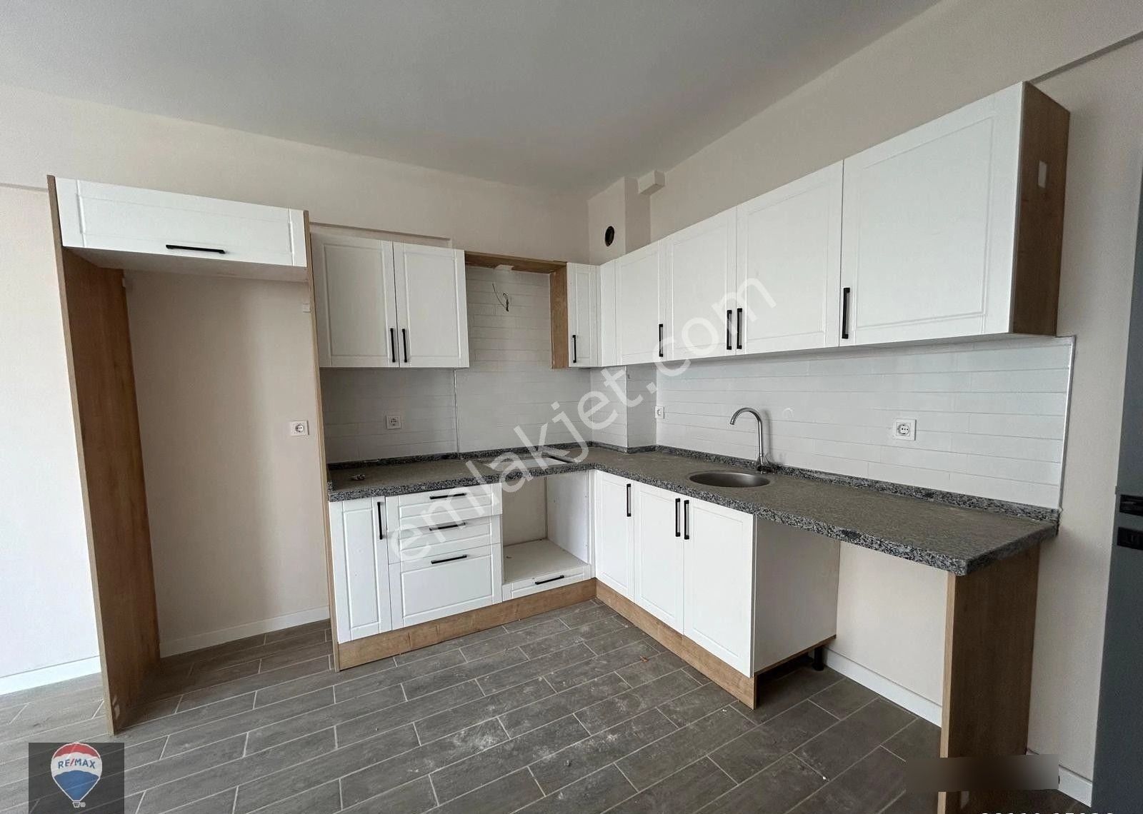 Davutlar Merkezde Havuzlu, Denize Yakın 1+1 Satılık Daire - Görsel 14