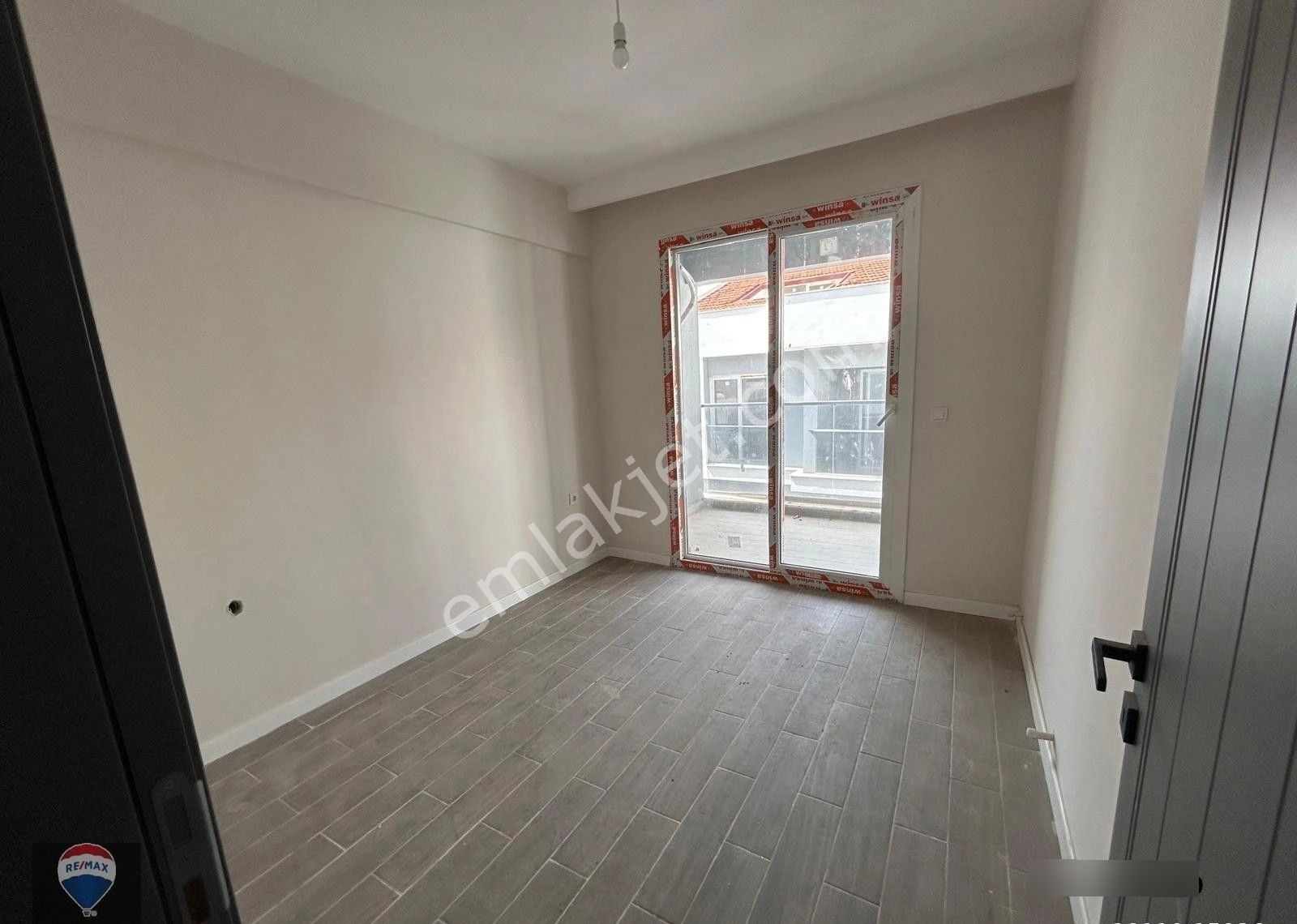 Davutlar Merkezde Havuzlu, Denize Yakın 1+1 Satılık Daire - Görsel 8