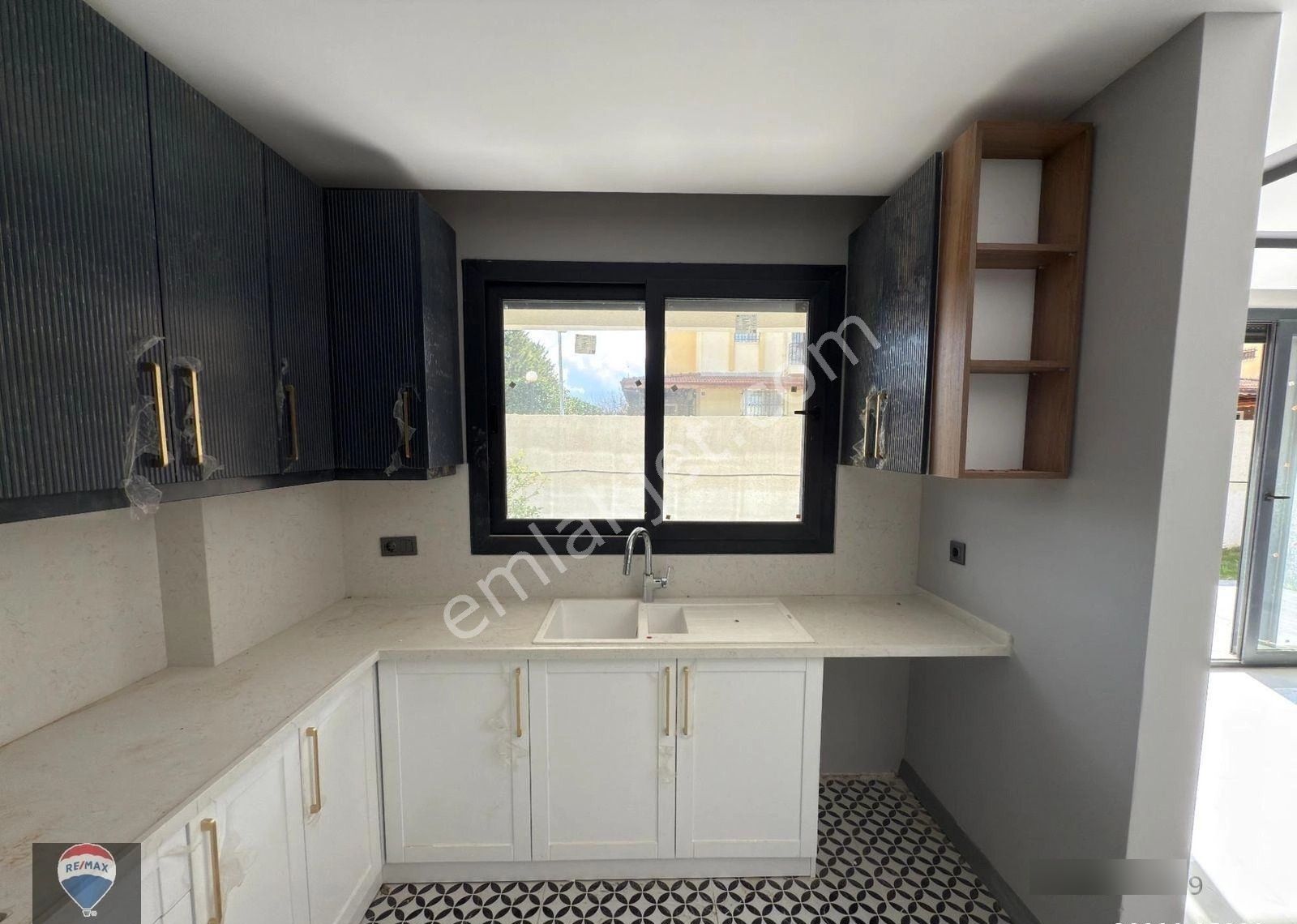 Satılık Kuşadası Karaova Zeta Vıew Sitesi 4 Oda 1 Salon Müstakil Özel Havuzlu Villa... - Görsel 22