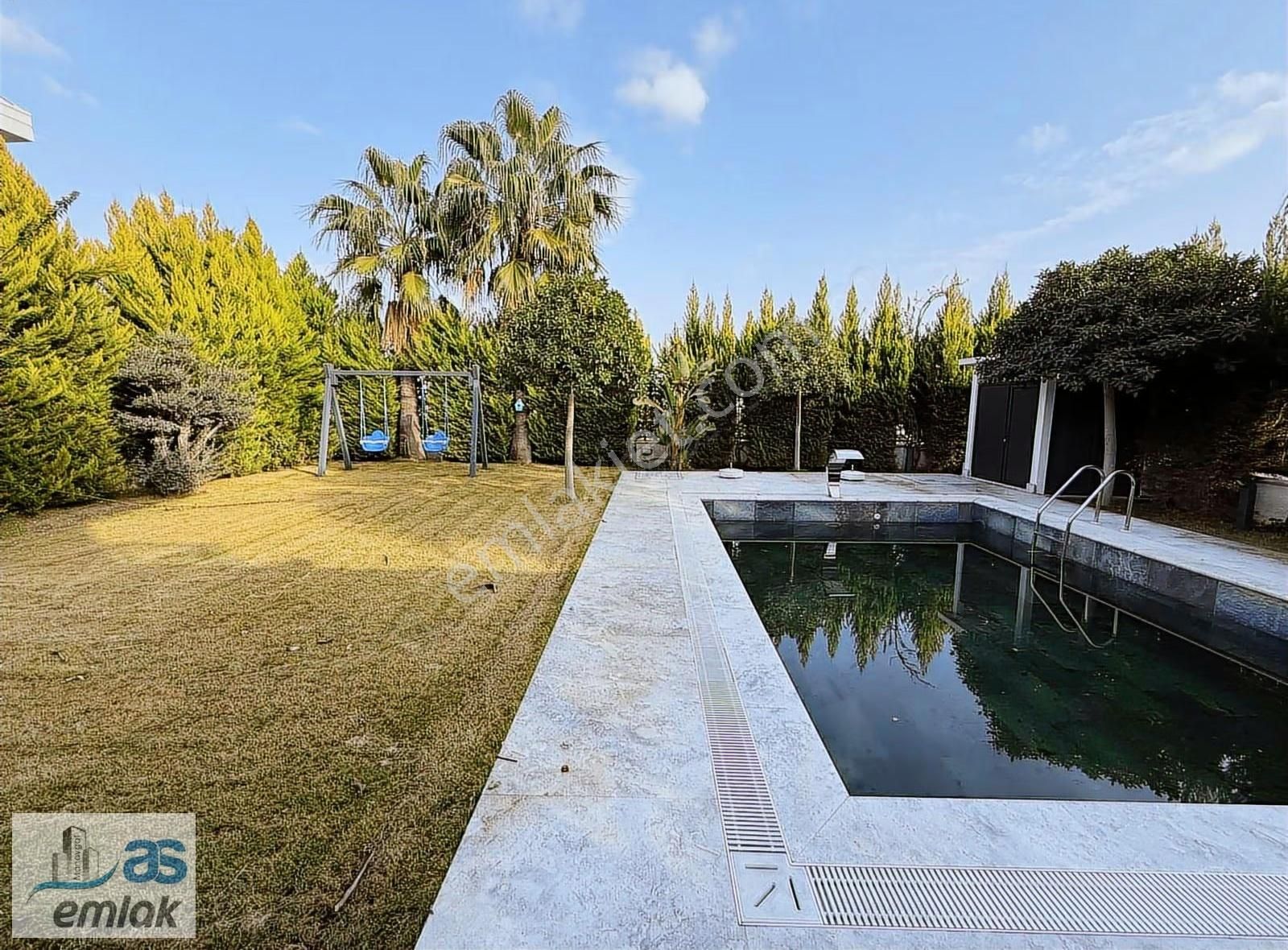 Sorgunda Avm Tarafında Müstakil Lüks Villa - Görsel 16