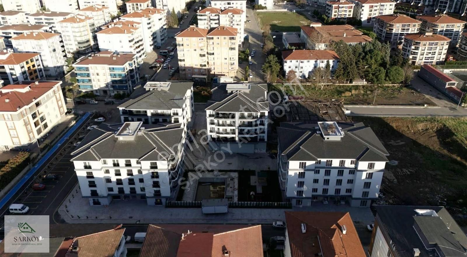 Havuzlu Kapalı Otoparklı 2+1 Satılık Daire 100.yıl Mh. - Görsel 23