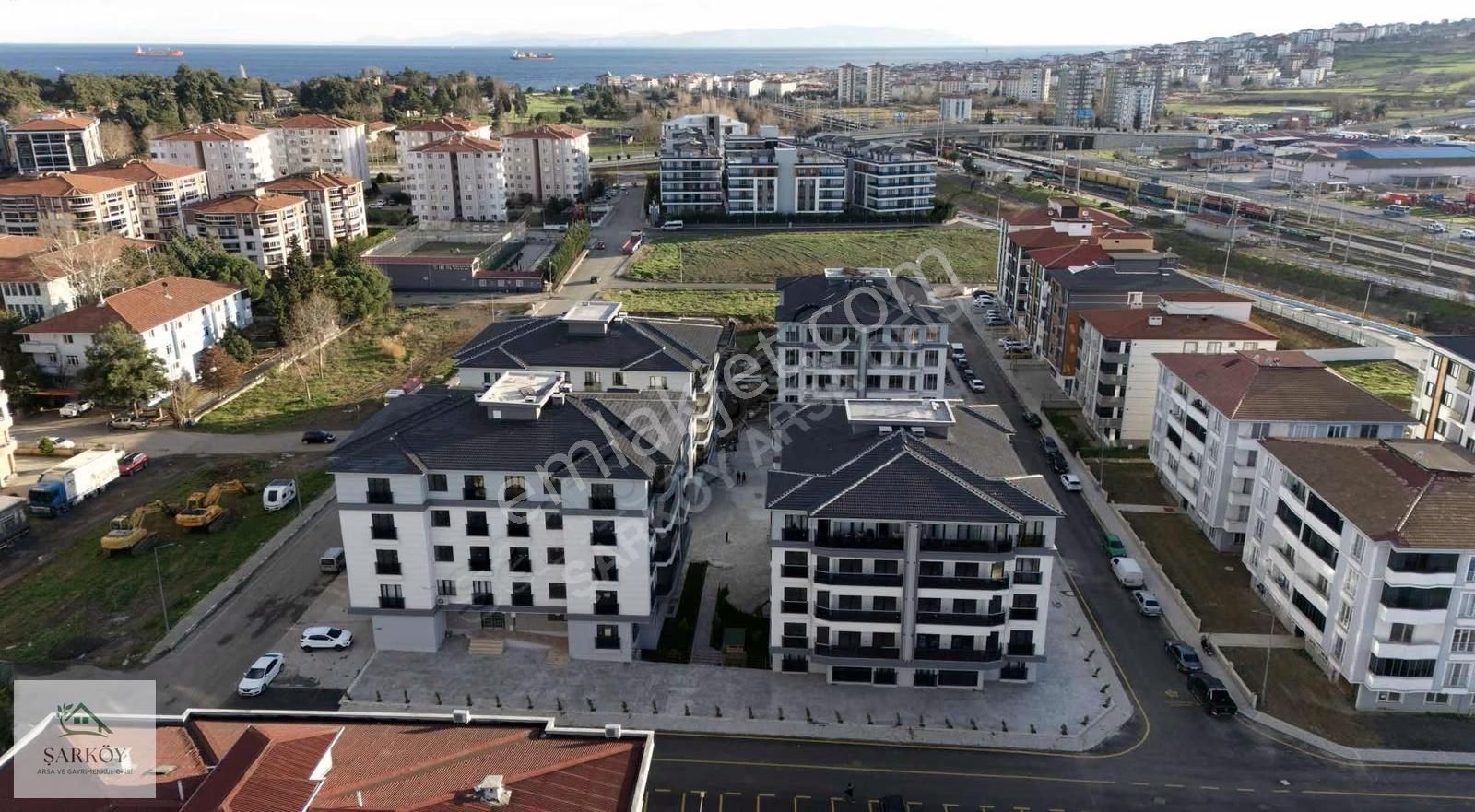 Havuzlu Kapalı Otoparklı 2+1 Satılık Daire 100.yıl Mh. - Görsel 18