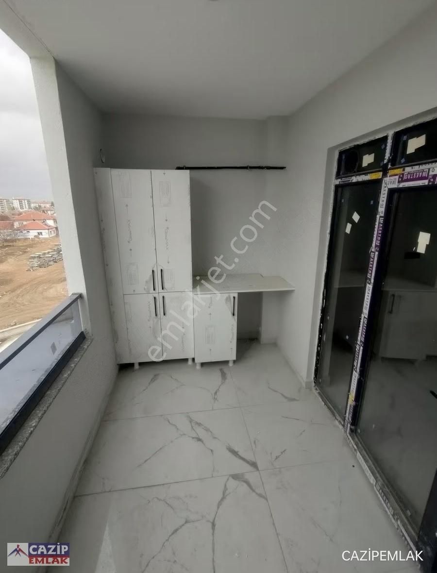 Cazip'ten Karaman Yolu Üzerinde Geniş Oturumlu Ayrı Mutfak 1+1 - Görsel 7